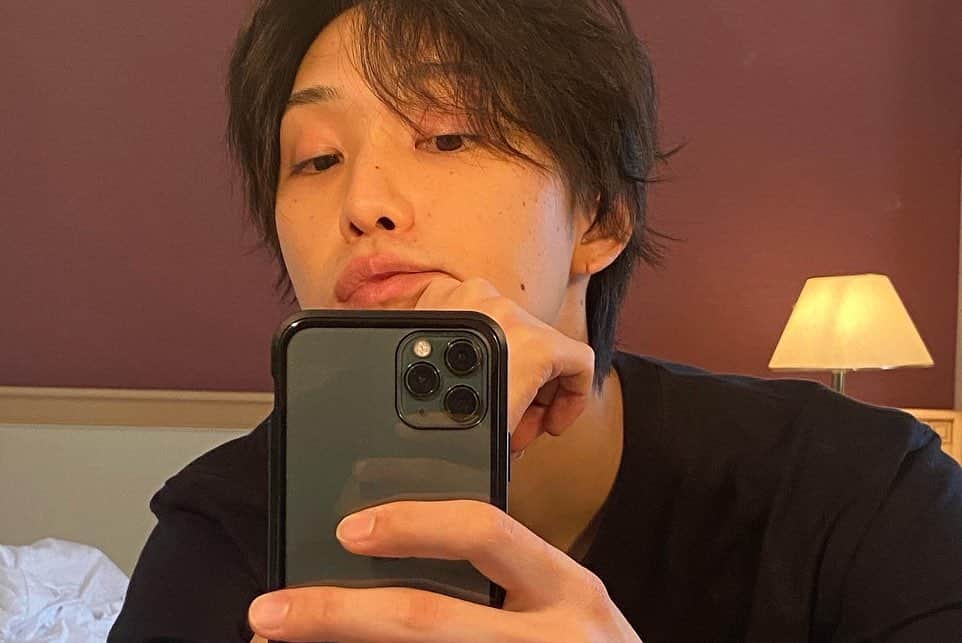 堀夏喜のインスタグラム：「😕🤨」