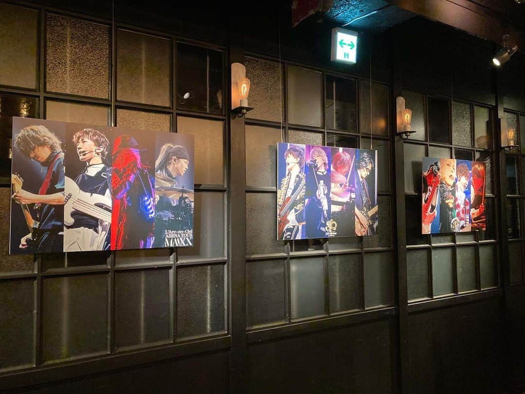 L'Arc-en-Ciel【公式】さんのインスタグラム写真 - (L'Arc-en-Ciel【公式】Instagram)「【L’Arcafe 開催中！】  L’Arcafe 2022-2023ではグッズの販売、衣装や写真パネルの展示、店内装飾など楽しんでいただける企画が盛りだくさんです！  ぜひお越しください！  詳細はこちら>>https://eplus.jp/sf/word/0000156174  #LArcafe #LArcenCiel #ラルク」12月29日 19時00分 - larcenciel.official