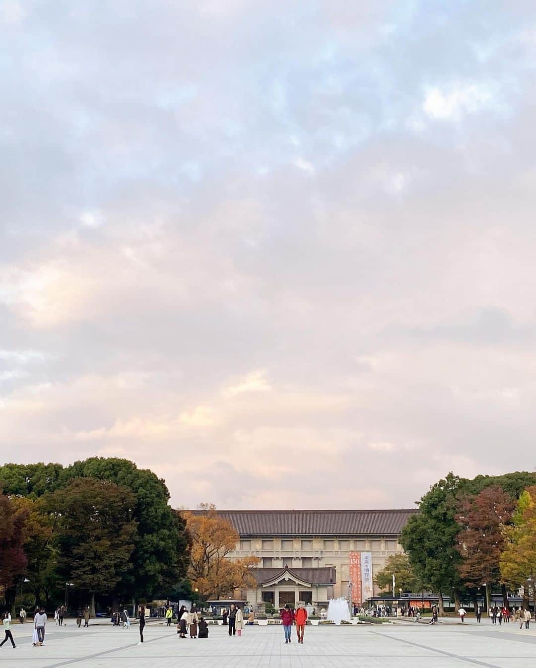 鎌田梢さんのインスタグラム写真 - (鎌田梢Instagram)「絶対行かなきゃと思っていた、岡本太郎展！いるだけでエネルギー充填される、パワーに溢れる空間だった。生きてるってこういうことだなと思う、体調万全にならない今日この頃。 #岡本太郎展 #東京都美術館」12月29日 19時46分 - kozuelectro
