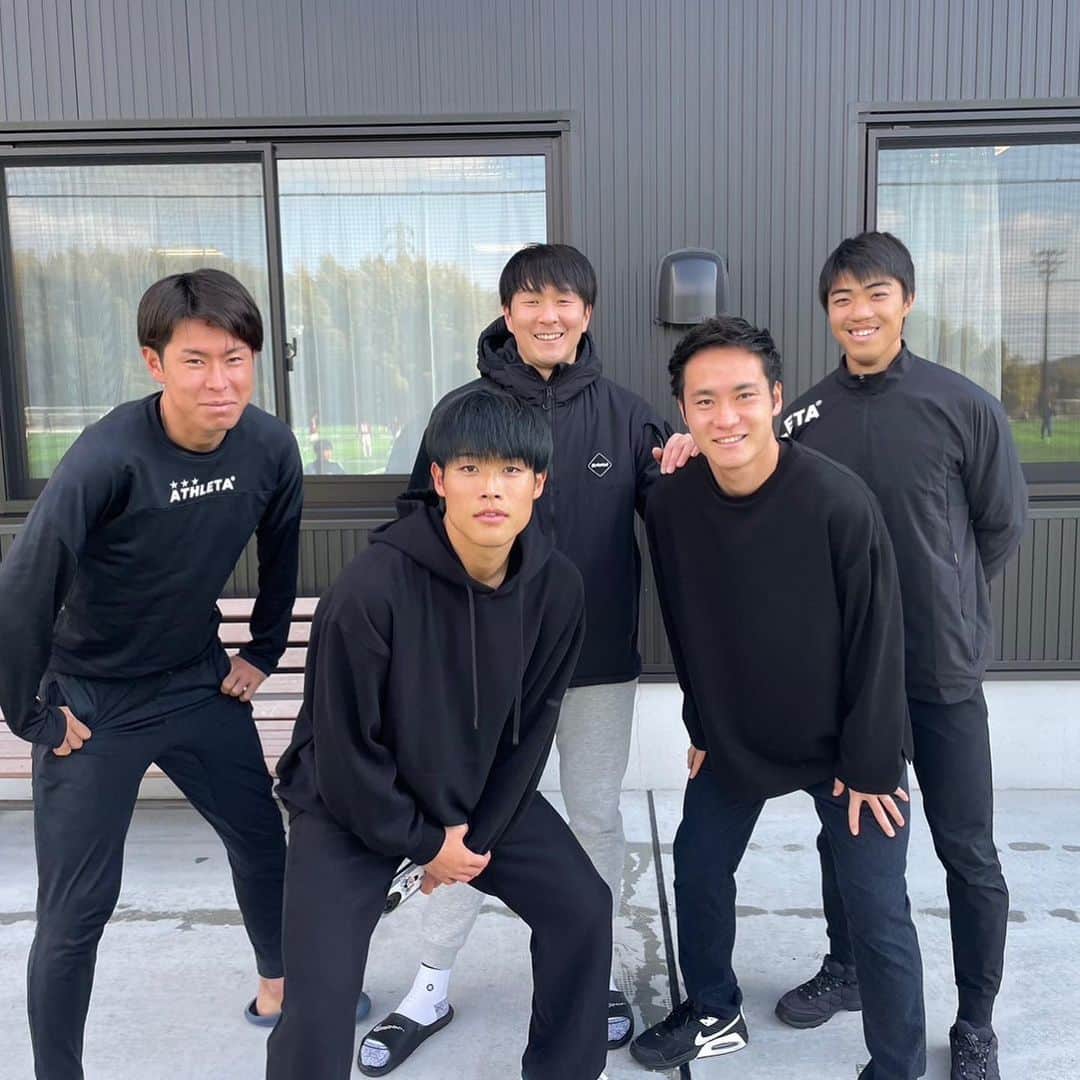 岩崎悠人さんのインスタグラム写真 - (岩崎悠人Instagram)「1年間ありがとうございました‼︎ @akihiro_izumi  @koyamatsu_tomoya.official  これからも2人の成長速度についていけるように頑張ります💪🏻」12月29日 11時09分 - yutoiwasaki611
