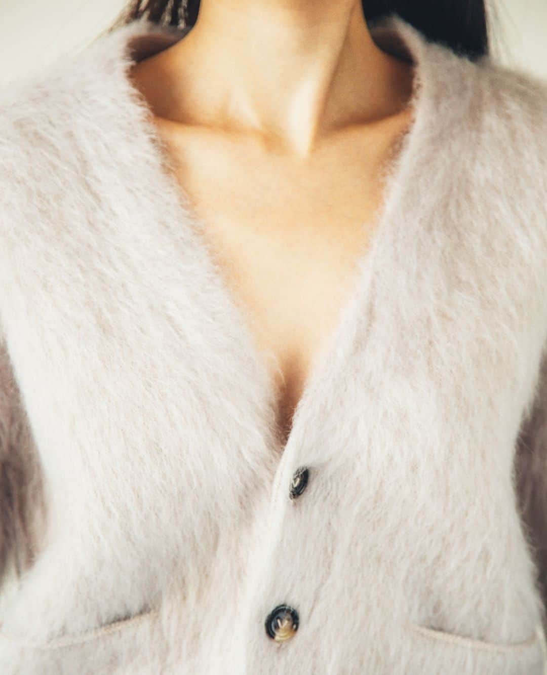 ADELAIDEのインスタグラム：「Fur☁️ @newbottega」