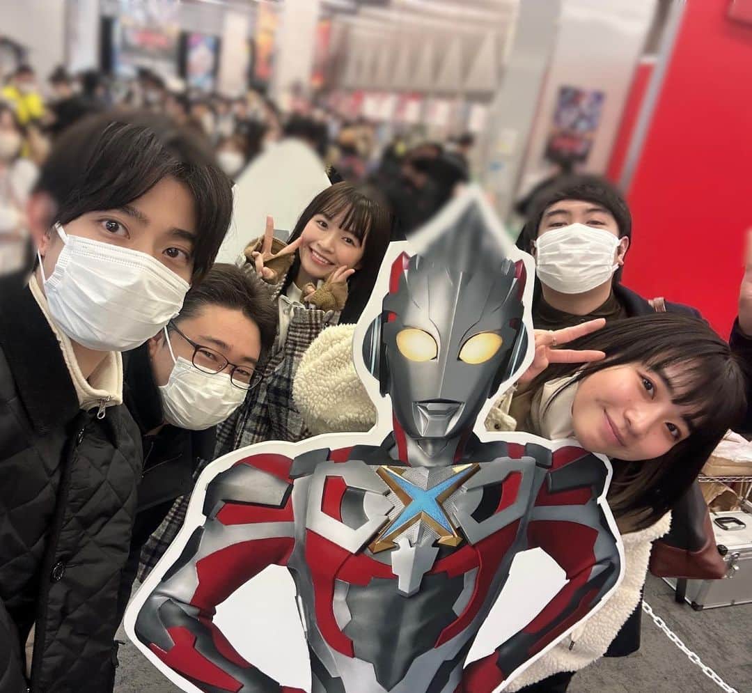 百川晴香さんのインスタグラム写真 - (百川晴香Instagram)「昨日はウルトラマンEXPOに行ってきたよーん👏💓  エックスメンバー定期的に集まってるけどやっぱ会うと楽しいしいつまでも皆んないい意味で変わらなくてほっとする💓  楽しかったなー！！！！！！！  ウルトラマンデッカーチームの皆さんも身体に気をつけてEXPO楽しんでください👏💓  是非、見に行ってね💓   #ウルトラマンエキスポ #ウルトラマンデッカー #ウルトラマンエックス #ウルトラマン #円谷プロ」12月29日 14時37分 - momokawaharuka