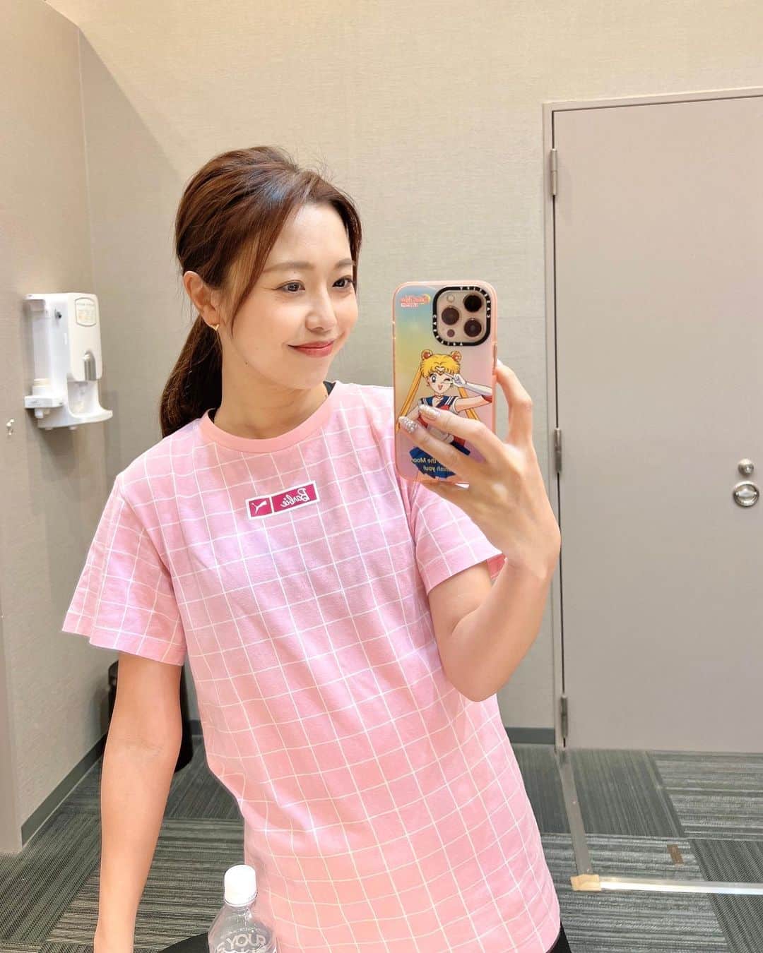 のインスタグラム：「お気に入りウェア💗 ピンク着るとテンション上がる〜！！  ウエスト測定したら細くなってて嬉しい🥹 がんばろーっと！  気になった方はコメントやDM待ってます♡ #フィットネス#トレーニング#筋トレ#ダイエット#rizap#ライザップ#ボディメイク#ライザップ女子#ダイエット記録#低糖質#筋トレ女子#トレーニング女子#ゴルフ#ゴルフ女子#トレーニングウェア#ジム#パーソナルトレーニング#腹筋女子#腹筋割りたい#筋肉痛#ピンク#プーマ#バービー」