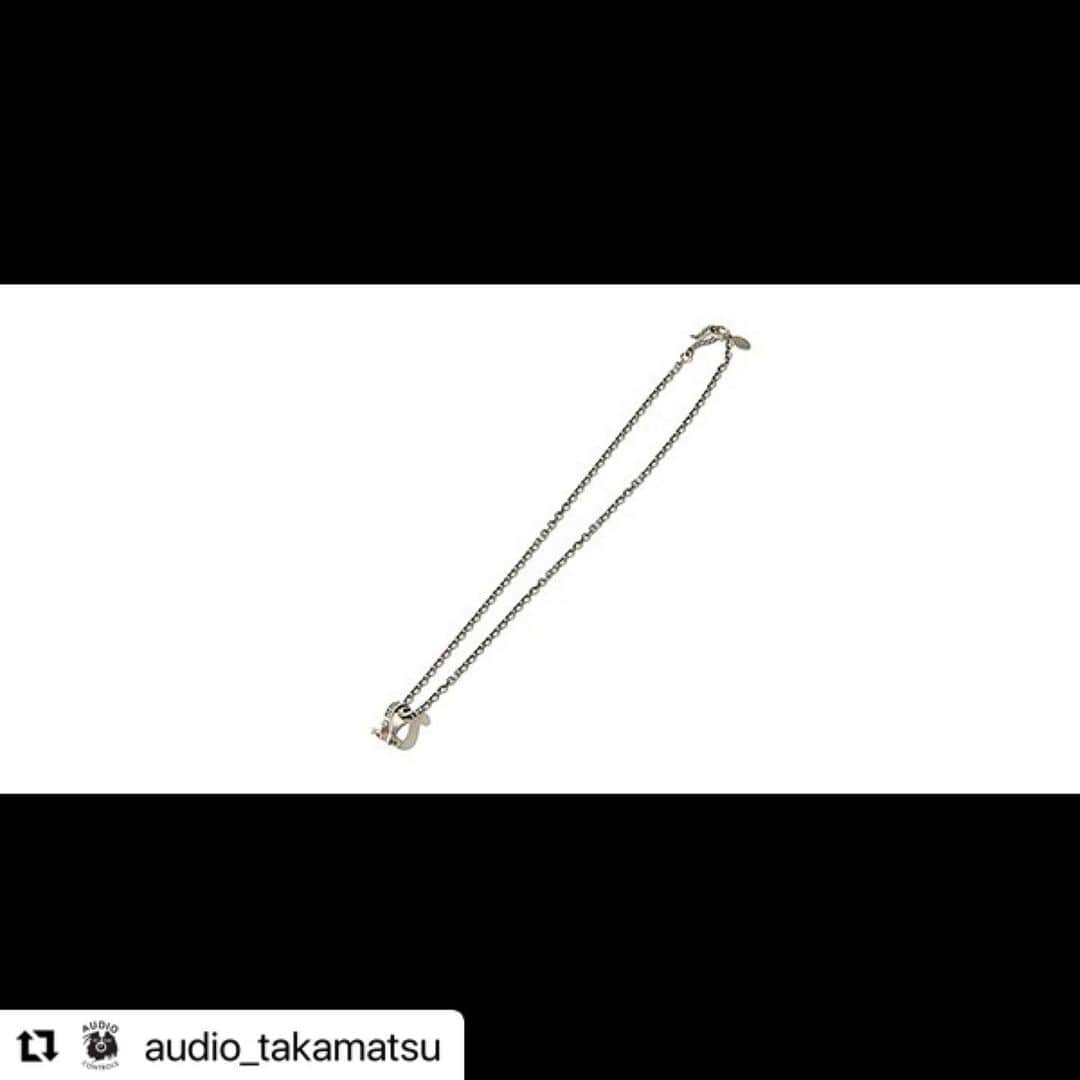 村松拓さんのインスタグラム写真 - (村松拓Instagram)「#Repost @audio_takamatsu with @use.repost ・・・ Rude CHAOS -COLLABORATION with 村松拓   RUDE CHAOS EXHIBITION AT AUDIO DATE：1/2(MON)～1/15(SUN)   2023年1月2日よりAUDIOにて開催となる「Rude CHAOS EXHIBITION」。   コラボレーション作品の展示販売と、アーティストとのセッション風景を撮影した写真の展示を行います。 作品が完売してしまった際は受注販売を承り、後日の受け渡しとなりますので予めご了承ください。  ※同時にアーカイブ作品の受注販売も行います。 前回お目にかかれなかったお客様はこの機会にぜひご来店下さい。   各アイテムには村松拓氏のサイン刻印がされており、お渡しの際にもサインが入っている限定ギャランティーカードが付属となります。   TRUE COLORS NECKLACE-REGULAR 44,000円(税込)   TRUE COLORS NECKLACE-SHORT 41,800円(税込)   TRUE COLORS RING 36,300円(税込)   SWALLOW CRIMSON NECKLACE LARGE 50,160円(税込)   SWALLOW CRIMSON NECKLACE SMALL 36,960円(税込)   SWALLOW CRIMSON HAIR GUM 22,440円(税込)   商品の詳細はAUDIO BLOGまたはオンラインストアーをご覧下さい。   @takkyun_ncis  #村松拓 #NothingsCarvedInStone #ABSTRACTMASH #RudeCHAOS #RUDEGALLERY #ルードギャラリー #CHAOSDESIGN #カオスデザイン #audio_takamatsu」12月29日 15時30分 - takkyun_ncis