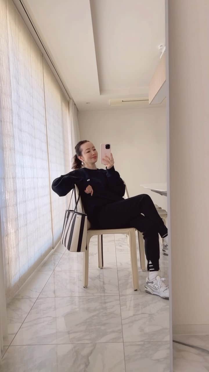 のインスタグラム：「@werthy.official 🖤🤍🖤🤍」