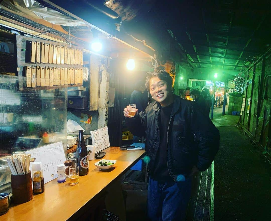 溜口佑太朗さんのインスタグラム写真 - (溜口佑太朗Instagram)「溝の口の立ち飲みは雰囲気最高、言葉が出ません。 いつかのノルオブちゃんを様々な角度で。  #いろは」12月29日 16時52分 - loveletterztame