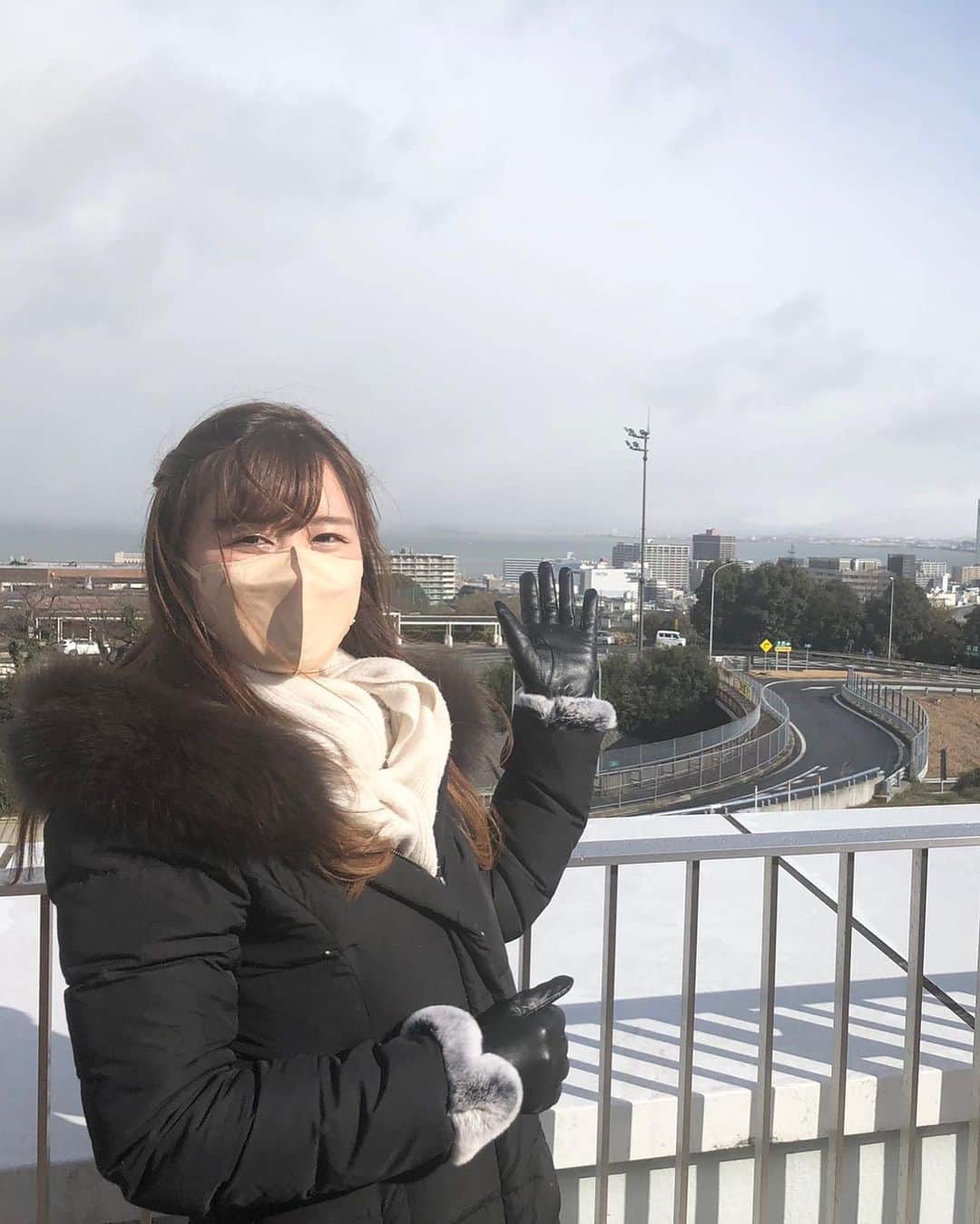 古賀文沙さんのインスタグラム写真 - (古賀文沙Instagram)「・ ・ ・  去年のラストDIVERは 大晦日に雪の中 車から中継したのでした 1年が早いです  年の瀬何かと忙しい中ですが 明日は私の最後のDIVER ぜひ生で聴いてください⛄️  ・ ・ ・」12月29日 17時34分 - ayasa_koga
