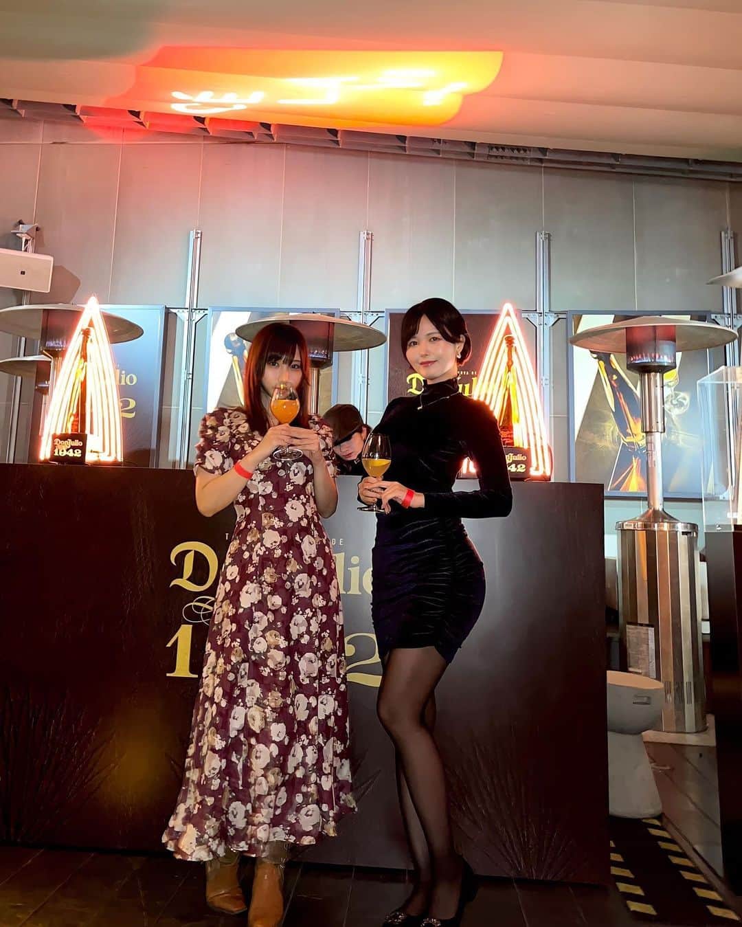 九条ねぎ あぴるのインスタグラム：「I went to the reception party with my friend raimu❤️ I love tequila!🍸  @donjuliotequila のレセプションパーティーにらいむちゃんと行きました💖 テキーラ大好き！美味しくてたくさん飲みました💕  会場がずっと行ってみたかった　@celavitokyo でめちゃめちゃ映え空間で楽しかった⁽⁽ଘ( ˊᵕˋ )ଓ⁾⁾✨✨  #celavitokyo #tokyo #shibuya #japanesegirl」