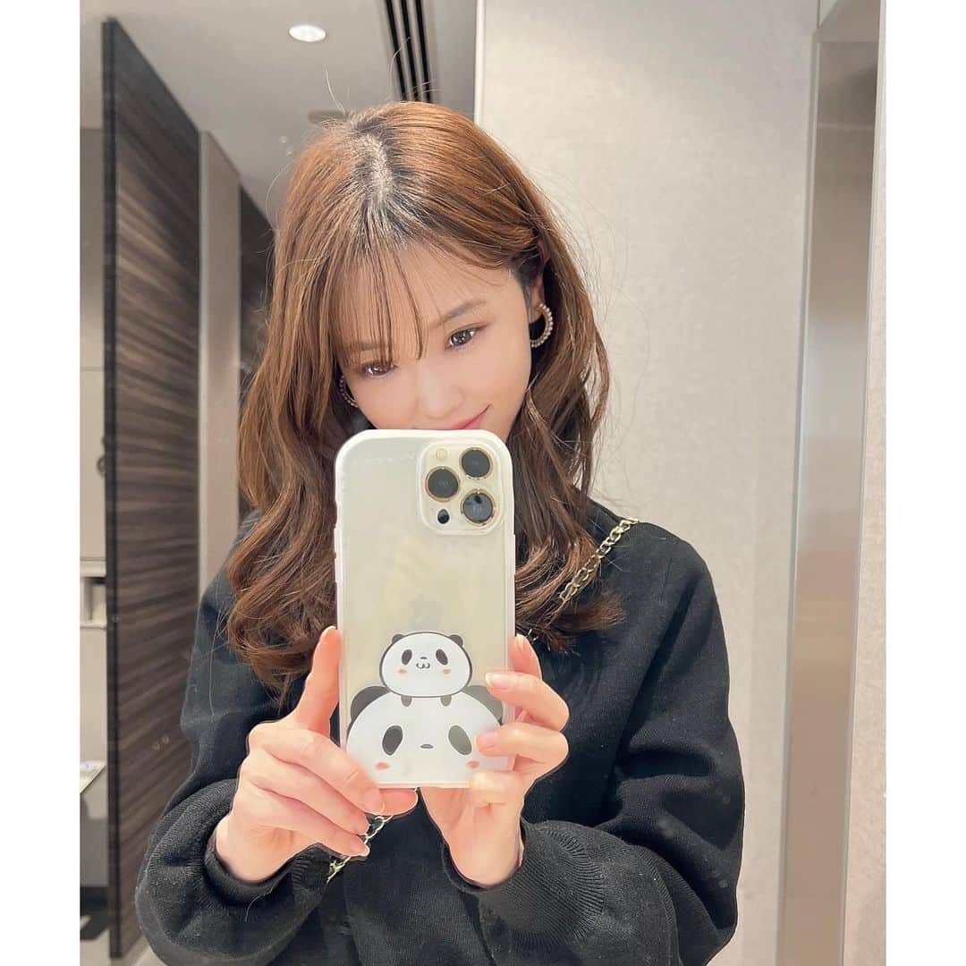 のインスタグラム：「前から気になってた楽天モバイル📱 . 少し前から契約して使ってるんだけど、 データ容量が20GB以上は無制限で 月2,980円（税込3,278円）なの😳💕  ※公平なサービス提供のため通信速度制限する場合あり。 エリア外最大1Mbps。 通話料等別 無制限は楽天回線エリアのみ . だから通信料を気にしなくていいし、 データをあまり使わなかった場合は勝手に 安くなるところも嬉しい😆 . 電波状況が気になる人も多いと思うんだけど、 先日、横浜のみなとみらいや中華街に行った時も 地元山口に帰省した時にも問題なく使えたよ📶✨ . 使ってみてあまり良くないなって思ったら 契約期間とか違約金がないから いつでも解約出来るところも⭕️ . 通信料が気になってた人は、ぜひ試してみてね💛 . . #楽天モバイル #PR #楽天 #楽天パンダ」