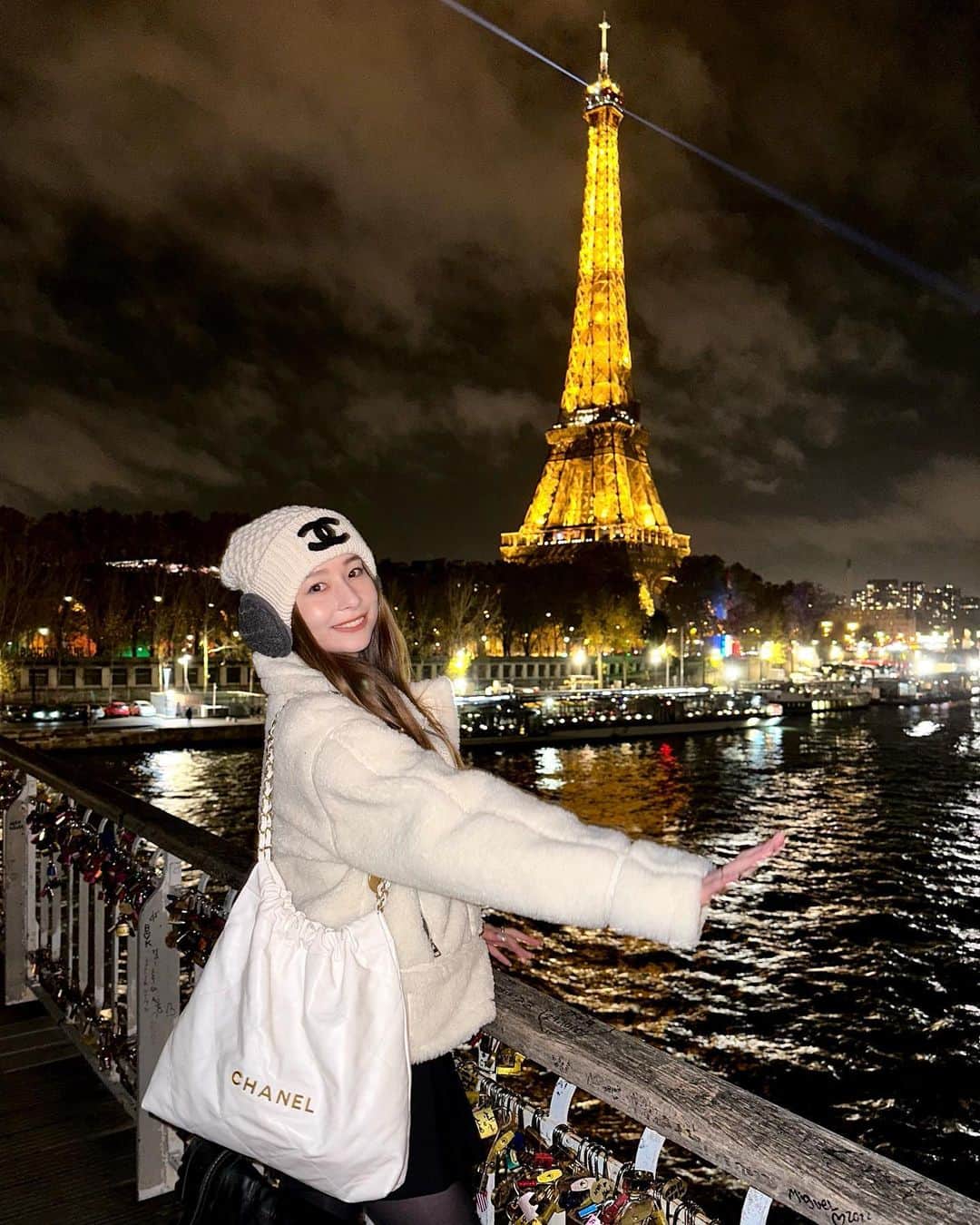 丹羽仁希のインスタグラム：「First time in Paris 🇫🇷✨  遅くなりましたがヨーロッパ旅を載せようかと☺️ 初めてだったので定番のエッフェル塔と クロワッサンばかりです笑　#ザ観光客笑　#paris」