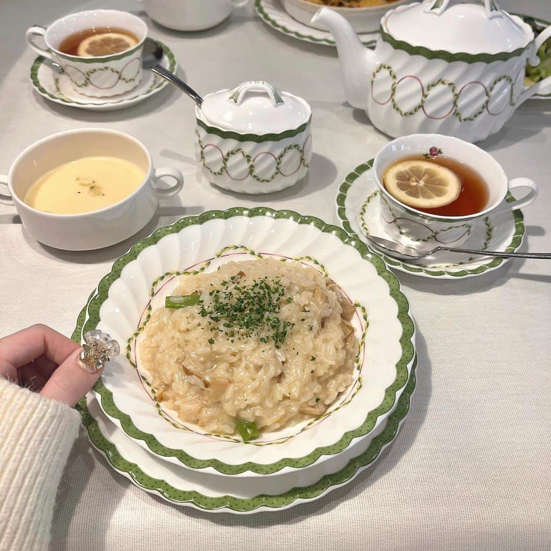 _lulushuのインスタグラム：「🍴🎅🏾🎄」