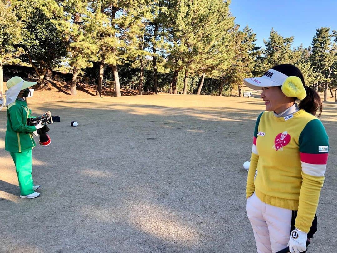 永井花奈のインスタグラム：「@gdo.pyl  先日GDOプレミアム倶楽部の方と ラウンドしました🙋‍♀️ (お客さんの写ってるのを使っていいのか分からず自分だけ)笑 ちゃんと4人で回りました笑」