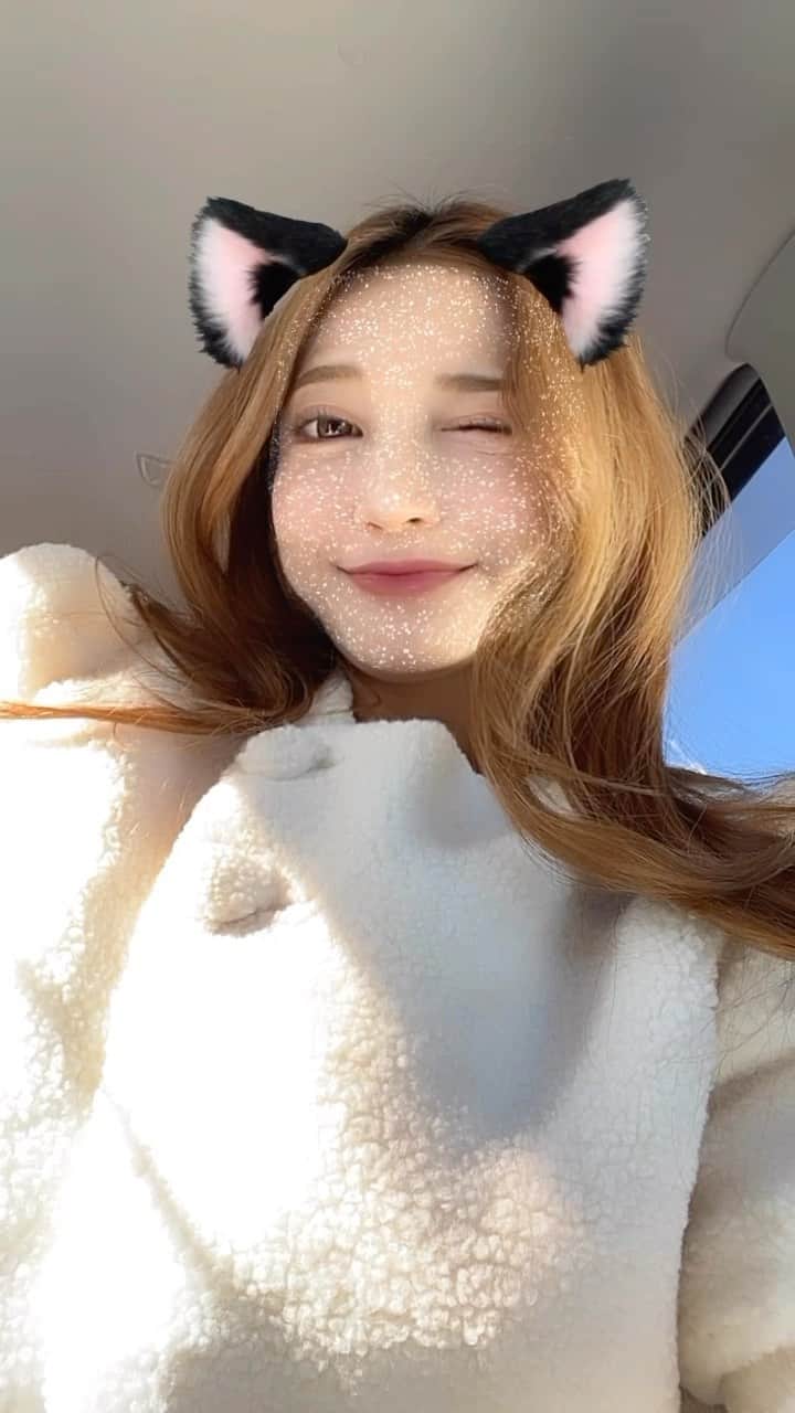 のインスタグラム：「今年もあと少し❤️☺️ . . #大人かわいいコーデ #韓国ファッション #オルちゃんヘア #おるちゃんファッション #韓国メイク #オルチャンファッション #秋冬コーデ #韓国コーデ #シンプルコーデ #zarafashion #ファッションコーデ #ヘアケア #ボディメイク #ヘアセット #ありがとう #thankyou #感謝」