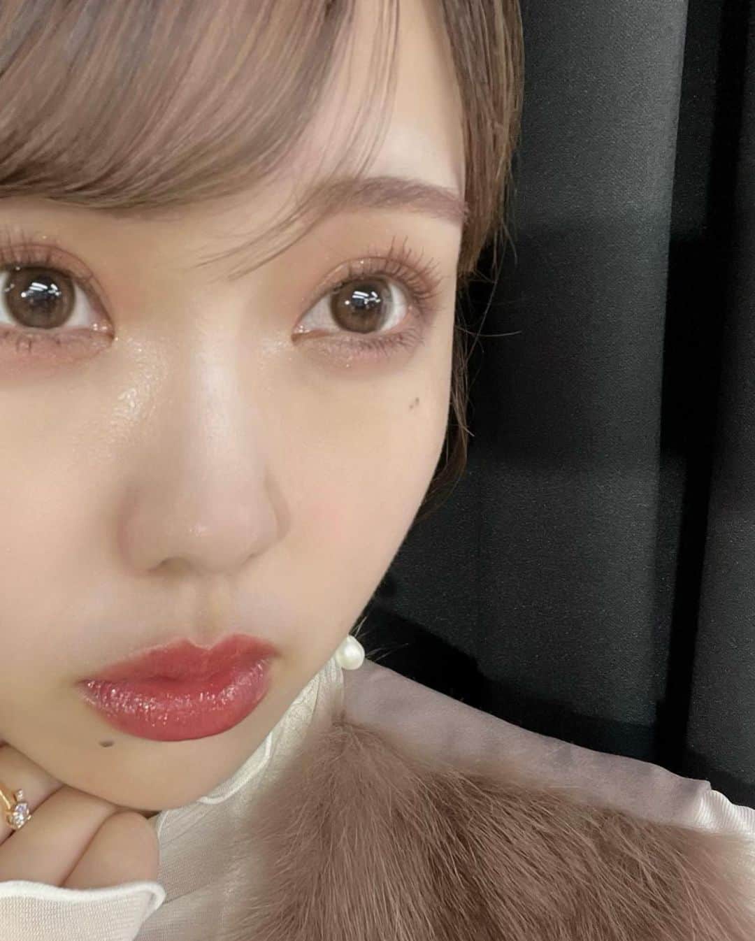 澤田桃佳のインスタグラム：「メイクとお衣装 .🤎」
