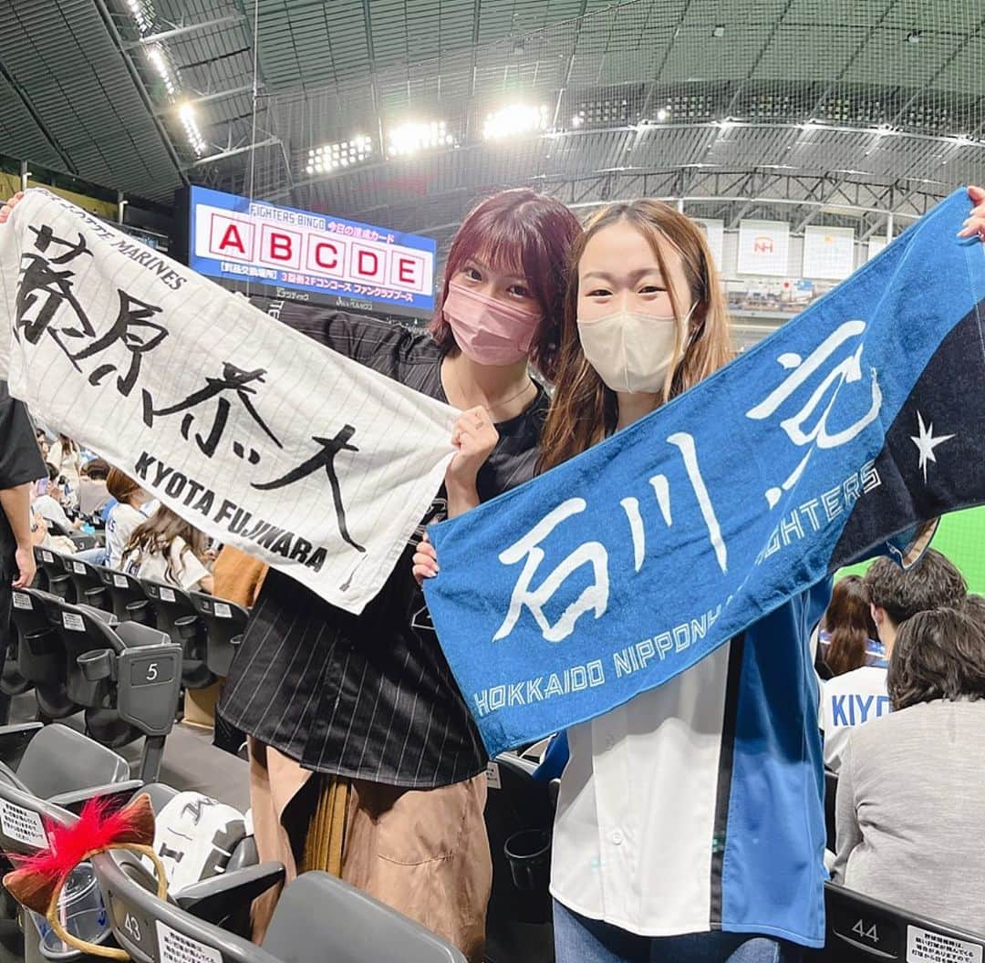 松本紗依のインスタグラム：「⚾️ * 現地でも中継でも、誰かと会って観たり、1人観戦したり、全部何してても楽しかった😊 * 今年新たに足を踏み入れた2つの球場✨ 最初で最後の札幌ドームと 秒で中華街に行けちゃうハマスタ…🫶 * 来年も楽しみ☺️🌟 * #野球観戦 #chibalotte  最初で最後の#札幌ドーム」