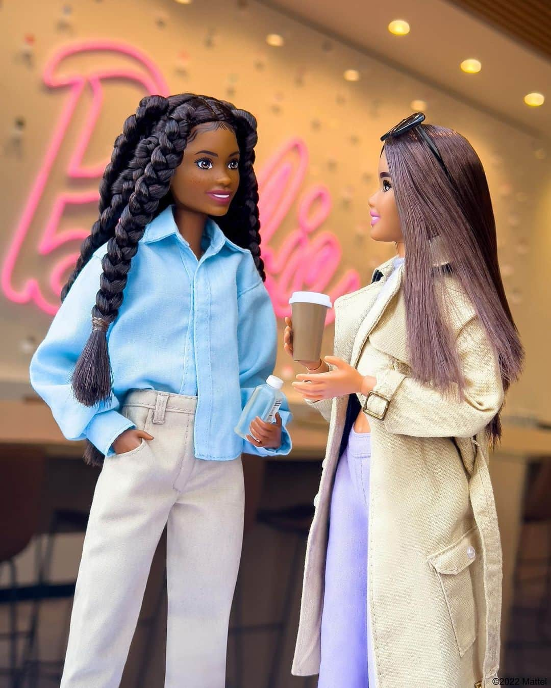 バービーさんのインスタグラム写真 - (バービーInstagram)「Juice or coffee. What's your order? ⬇️ #barbie #barbiestyle」12月29日 22時20分 - barbiestyle