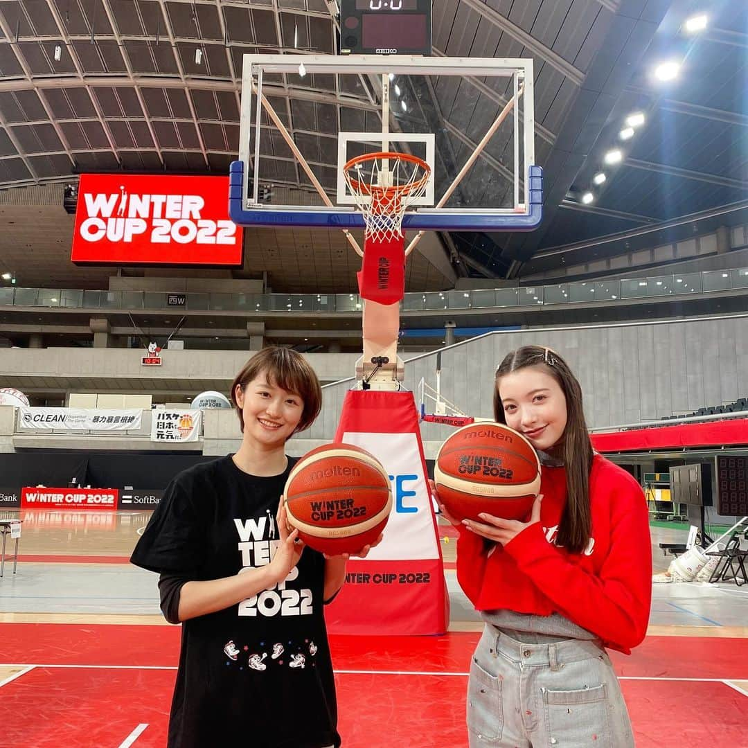 佐藤ちひろさんのインスタグラム写真 - (佐藤ちひろInstagram)「SoftBank ウインターカップ 2022  全国3791校の頂点が決まりました！！  インターハイの雪辱を果たし 開志国際がウインターカップ初優勝👑  3年生にとって最後の試合。 この世代はコロナの影響をもっとも受けてきました。 先の見えない恐怖と戦いながらも、 仲間達とバスケに明け暮れる毎日だったと思います。 その日々の練習や日本一にかける思いが感じられる試合で、胸が熱くなりました。 みなさん、お疲れさまでした。  この試合のハイライトを深夜0:30から 『熱冬〜高校バスケ SoftBank ウインターカップ2022〜』で 応援団長の雑賀サクラさん(Seventeenモデル)と一緒にお伝えします！  ぜひご覧ください！  #ウインターカップ #ウインターカップ2022 #高校バスケ #日本一 #開志国際 #初優勝 #おめでとうございます」12月29日 22時43分 - chihiro.sato_ex