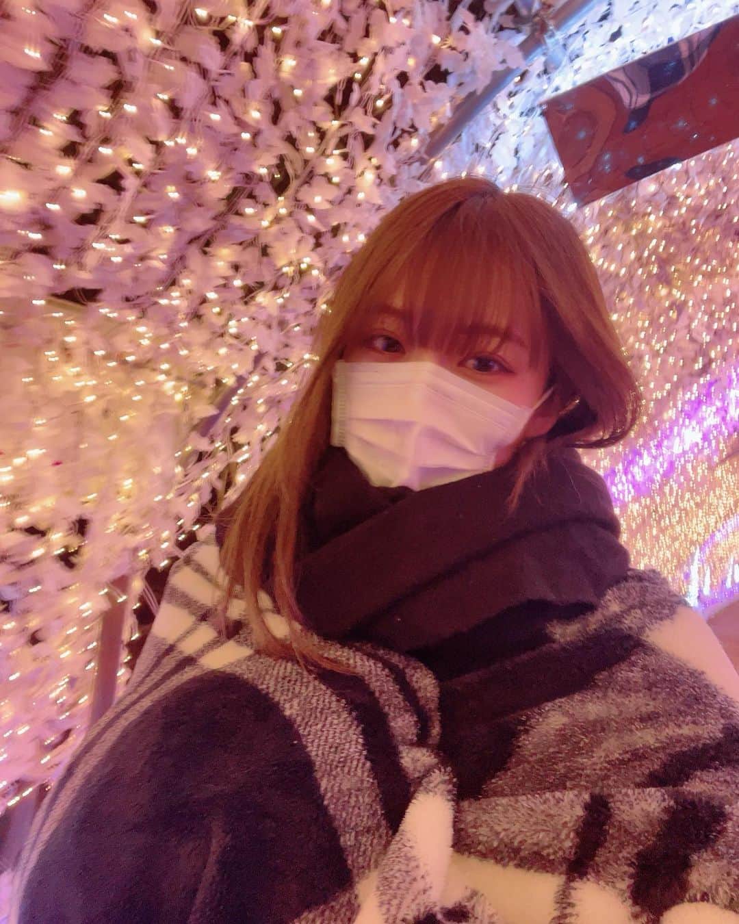 遠藤みゆのインスタグラム：「髪の毛伸びてきた💇‍♀️ あと３日で今年が終わるなんて 考えられないよー！！ . 更新あんまりできてない期間も みんな元気ってDMだったりくれて幸せです☺️ 来年もみんなと会えたらいいなあ☺︎ 2022もあと少しーー！！ みんないい思い出作ってね☺️」
