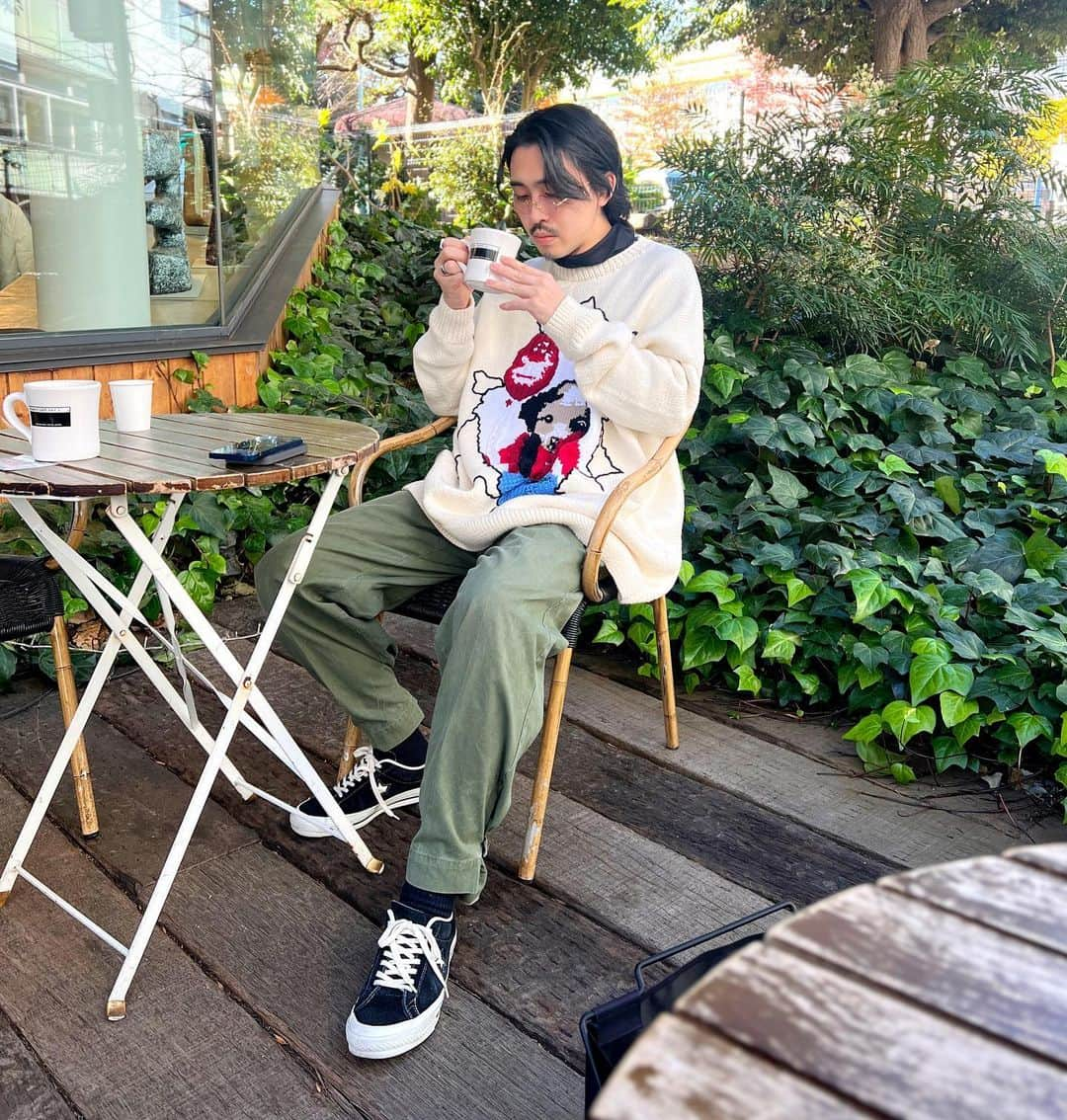 なかむのインスタグラム：「久々に黒着なかったです。  #loewe #converse #margiela #eyevan #hermes #khit #military」