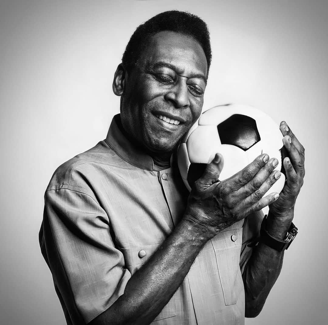 イヴァン・ペリシッチのインスタグラム：「You'll never be forgotten 🙏🏼 .. #Pele #Legend #10」