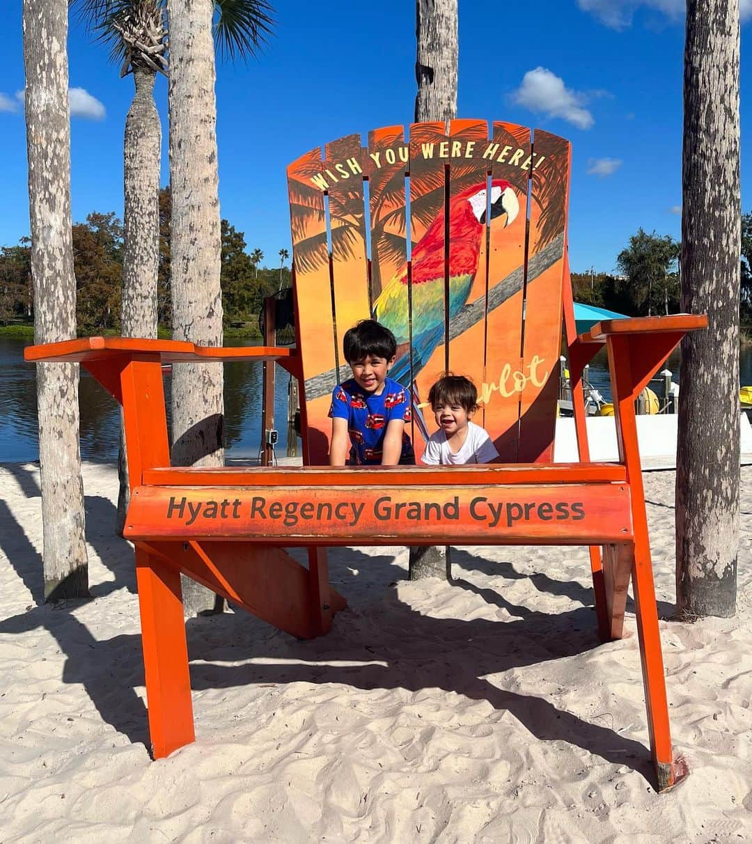 ジョン・ケアーのインスタグラム：「Family Vacation:)」