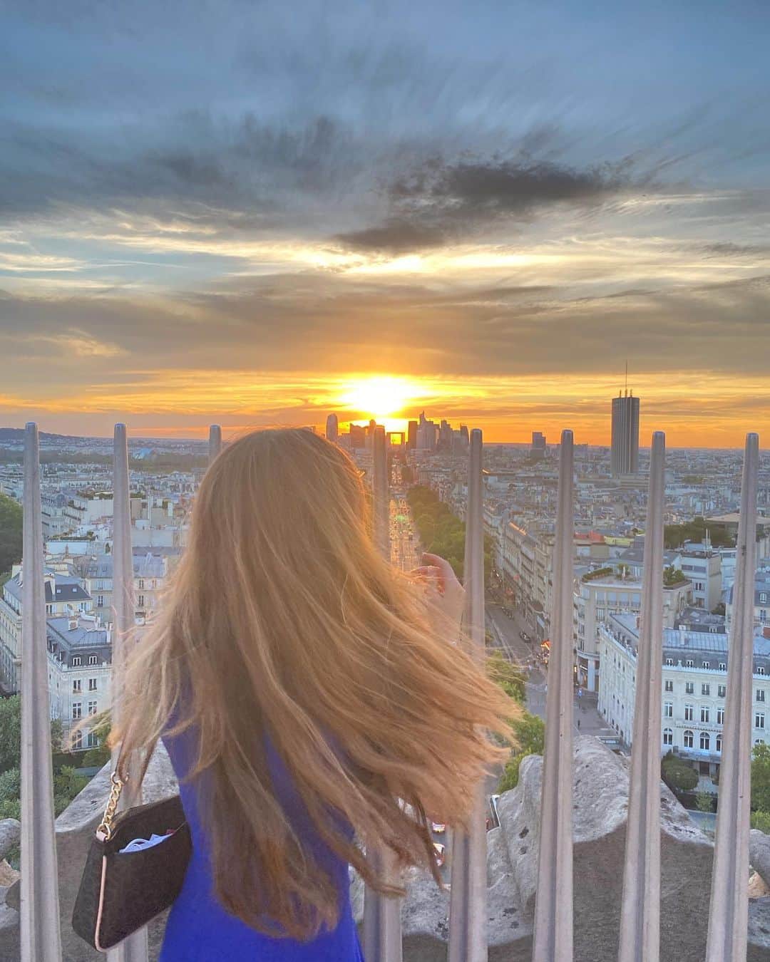 Justine Brasseurのインスタグラム：「Emily in Paris made me nostalgic🥐」