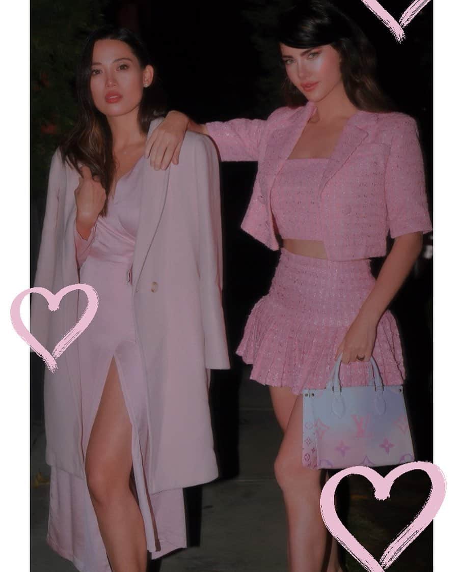ジャクリーン・マッキネス・ウッドのインスタグラム：「On Wednesdays we wear pink.. #picfromlastnight #clearlypplareconfused lol #onwednesdayswewearpink #ifyouknowyouknow」