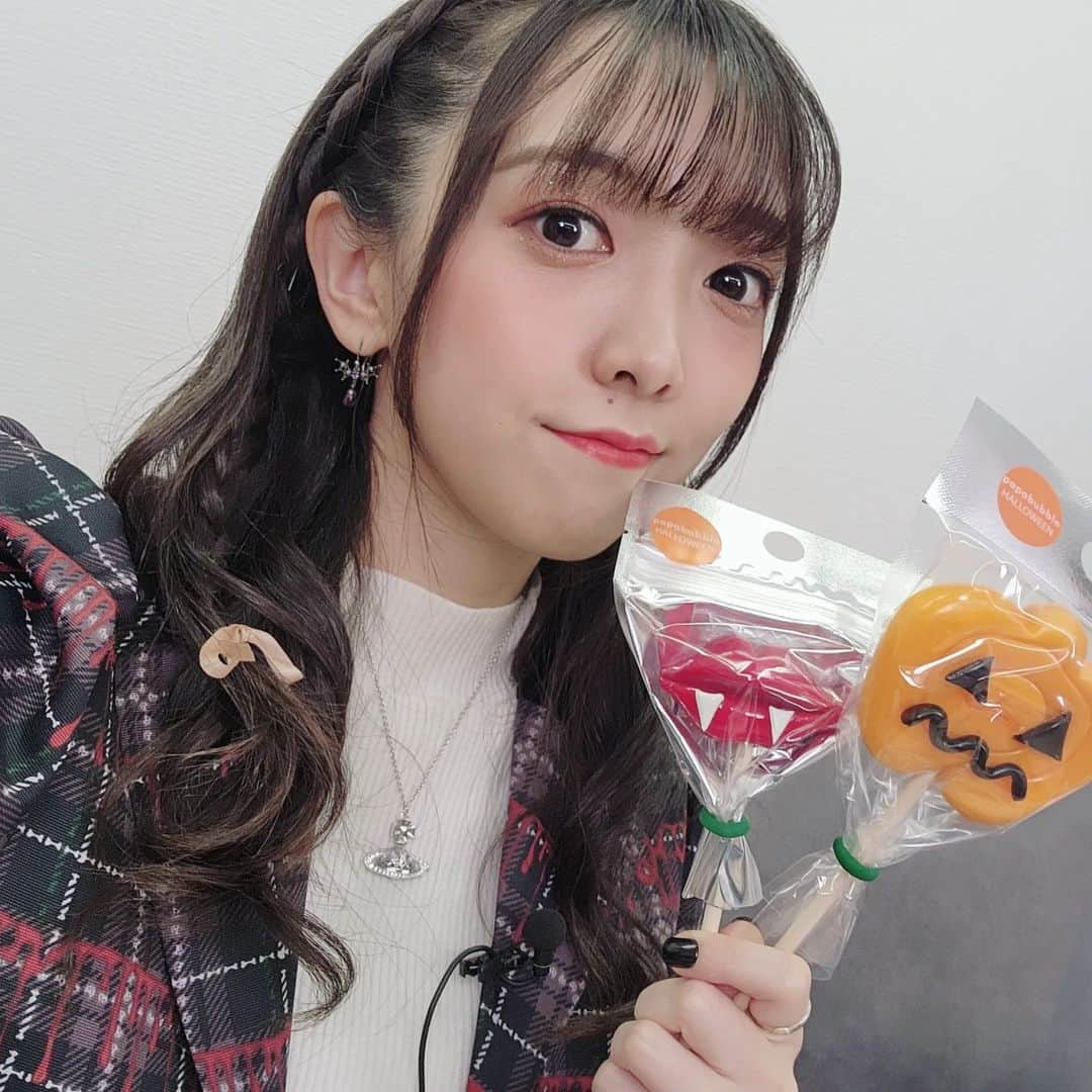 西尾夕香さんのインスタグラム写真 - (西尾夕香Instagram)「#おゆハロ #ハロウィン #PAPABUBBLE #ハロウィンキャンディ #Qpot 目玉の飴欲しかったけど人気すぎて買えなかったぁあ 来年あれば絶対に…！！」12月30日 14時48分 - 240y_k