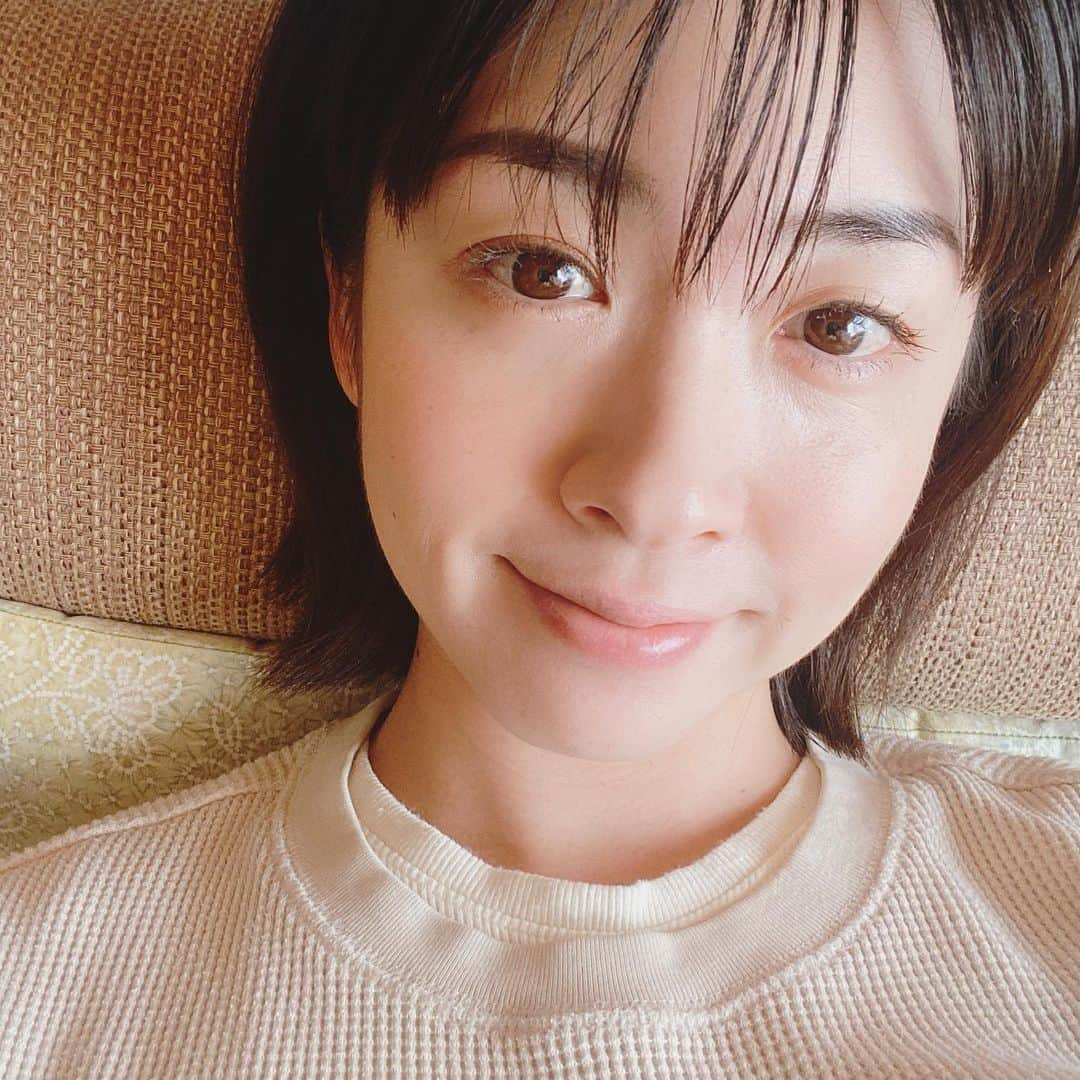 黛英里佳のインスタグラム：「⁡ ⁡ 故郷本庄に帰ってきています😊 ⁡ ⁡ 兄家族も集まって毎日賑やか✨ ⁡ 甥っ子が息子の面倒をよくみてくれるので助かっています😂 ⁡ ⁡ 私にとって2022年はとにかく初めての子育てに追われた1年となりましたが、皆さまはどんな1年でしたでしょうか😊 ⁡ ⁡ 来年はもう少し落ち着いて(笑) ⁡ お仕事もまたたくさん出来たらいいなと思います☺ ⁡ ⁡ 今年も温かく見守っていただいてありがとうございましたm(_ _)m✨ ⁡ ⁡ 皆さま、良いお年をお迎えください☺️💕 ⁡ ⁡ #実家感満載ですみません#本庄#本庄市#帰省#年末年始」