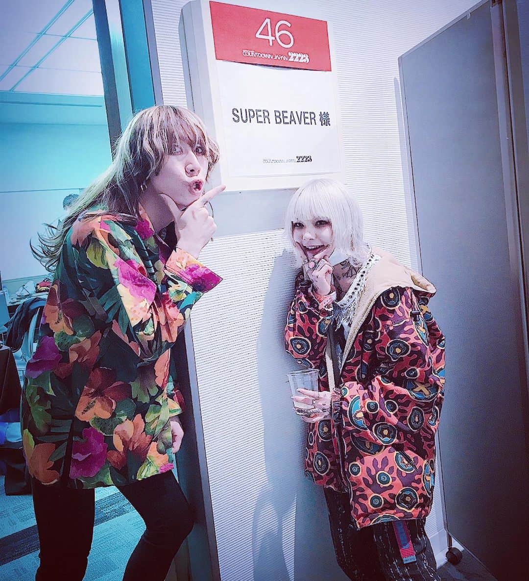 のインスタグラム：「CDJの思い出  澁谷兄様、Reol姉様、 4s4kiサポートのベースてるくん、ドラムうらら、スタイリストのもとちゃん  ギガデクは寝てる写真なので、載せません」