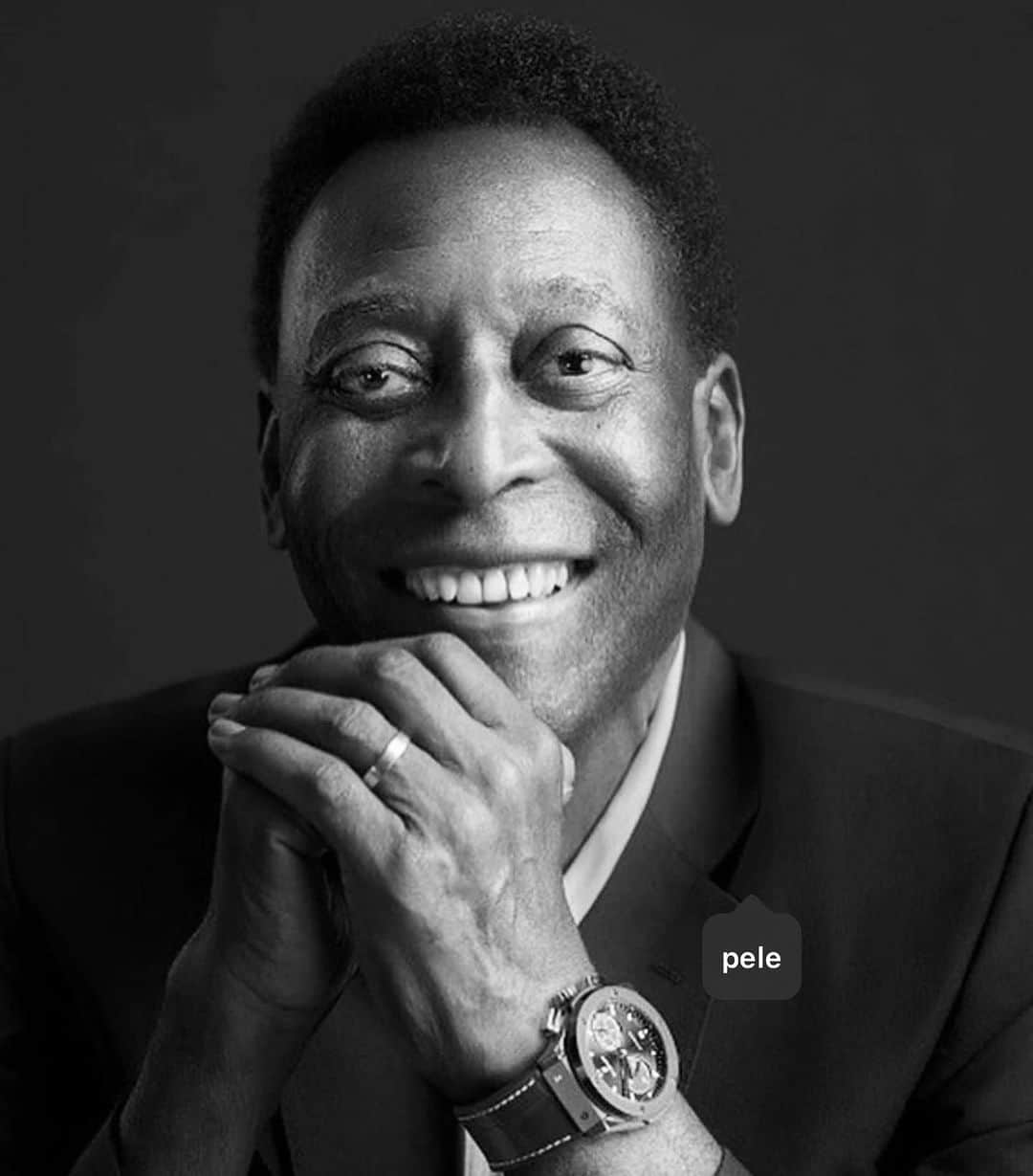 ハビエル・パストーレのインスタグラム：「Descansa en Paz 💔 👑 @pele」
