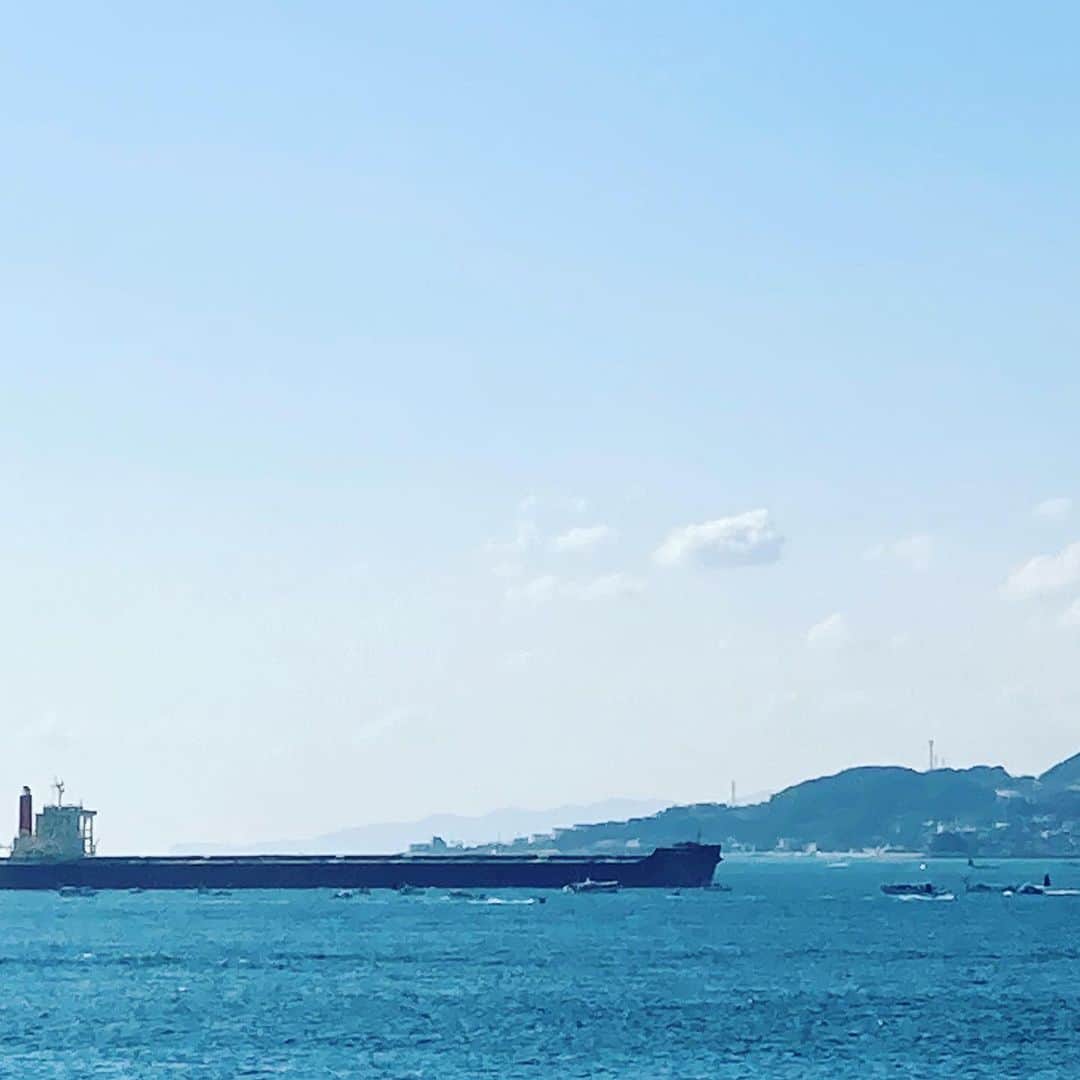 松宮宏さんのインスタグラム写真 - (松宮宏Instagram)「釣り船、タンカー、じゃま。どっちが、」12月30日 10時04分 - hmatsumiya