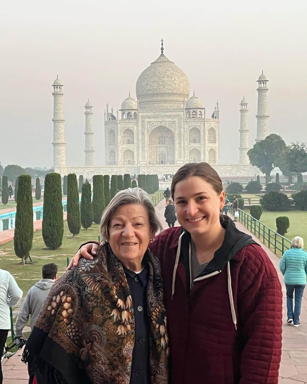 マデリーン・アーロンさんのインスタグラム写真 - (マデリーン・アーロンInstagram)「Feeling grateful to have experienced India with my grandmother💗」12月30日 11時13分 - madeline_aaron_