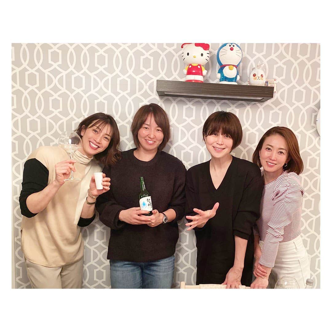 田中雅美さんのインスタグラム写真 - (田中雅美Instagram)「2022年もありがとう♡  ・ ・ みんな色々あるけど、またみんなで飲みながら食べながら、発散し合いながら、がんばろね☺️  ・ ・ #2022忘年会 #いつもありがとう #来年もよろしくね」12月30日 11時30分 - tanakamasami_official
