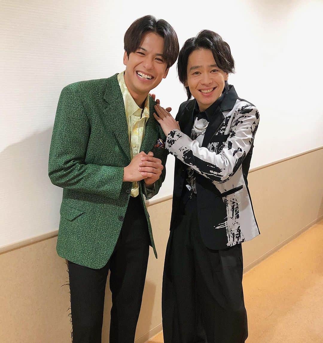 森崎ウィンのインスタグラム：「皆様、 「Japan Musical Festival 2022 Winter Season」ありがとうございました。最高の場所で歌い納め出来た事嬉しく思うと同時に感謝でいっぱいです^ ^  尊敬する、 中川晃教さんとの 初共演。最高に痺れた！！！ うーーーー もっと歌いぜ^ ^  また 皆様とお会い出来る日を信じてます^ ^  #JMF #JMF2022WS #中川晃教 さん #森崎ウィン #MORISAKIWIN」