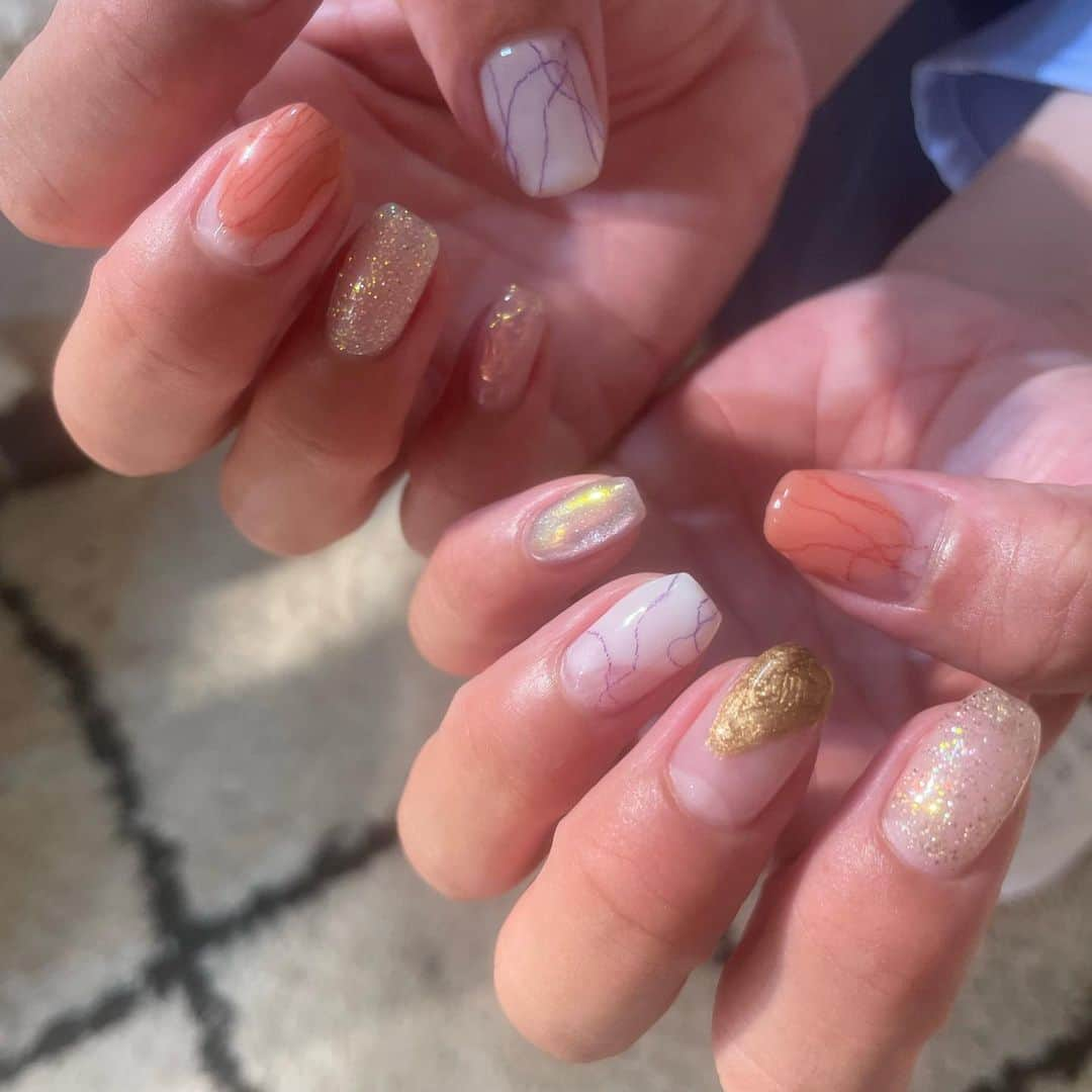 浅野祥代さんのインスタグラム写真 - (浅野祥代Instagram)「思い出🤍🤎  @nails__taya  @latte_029   いつもいろいろおしゃべりできて癒し🫰  いつも思う。 滝沢カレンににてる。  また来年🫶」12月30日 12時58分 - sakiyo.a526