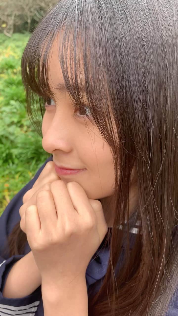 村山千夏のインスタグラム：「こんにちは。  もうすぐ高校3年生… あと1年をたのしみたいです。  3rd year high school soon... I want to enjoy another year.  #セーラー服#制服#女子高校生#高校生#高2#jk#sjk#jk2#05#05line#17歳 #17yearsold #foryoupage#fyp#オレンジ#雨上がりの #田んぼ #自然#田舎 #japan #japanesegirl」