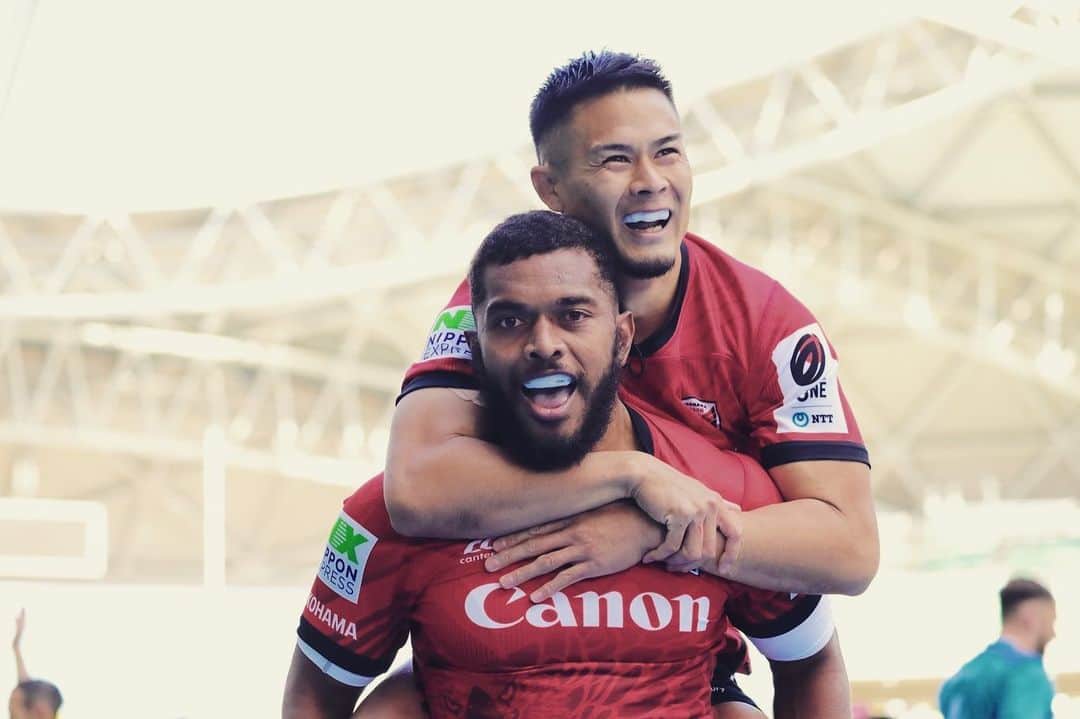 田村優のインスタグラム：「あと16試合。 良いお年を🍺🍺🍺🍺 #canoneagles #rugby#リーグワン」