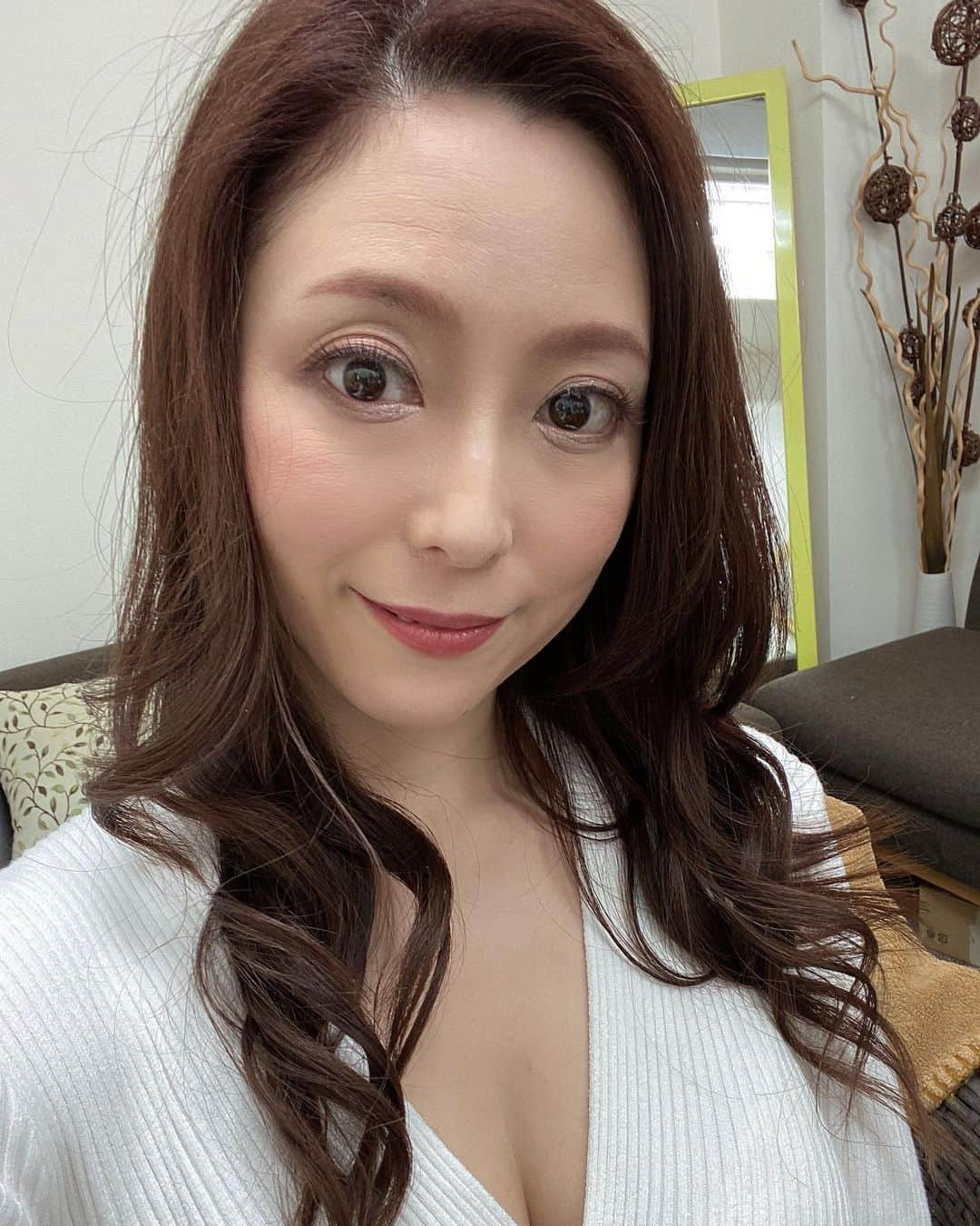 白木優子のインスタグラム：「今日の大阪撮影会 また逢えた方も初めましての方もみなさんありがとうございました❤️ めちゃくちゃ楽しい今年最後のお仕事でした❤️ 来年も大阪行きますね😊」