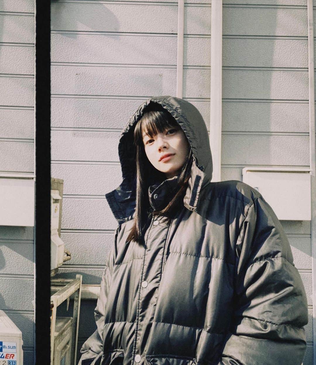 南琴奈のインスタグラム：「本日仕事納めでした✴︎ 沢山刺激をもらった現場で今年最後の力を振り絞って頑張りました。ほっとしてます。笑 情報解禁おたのしみに☺️ 皆様2022年も本当にありがとうございました！ 良いお年を🌛」