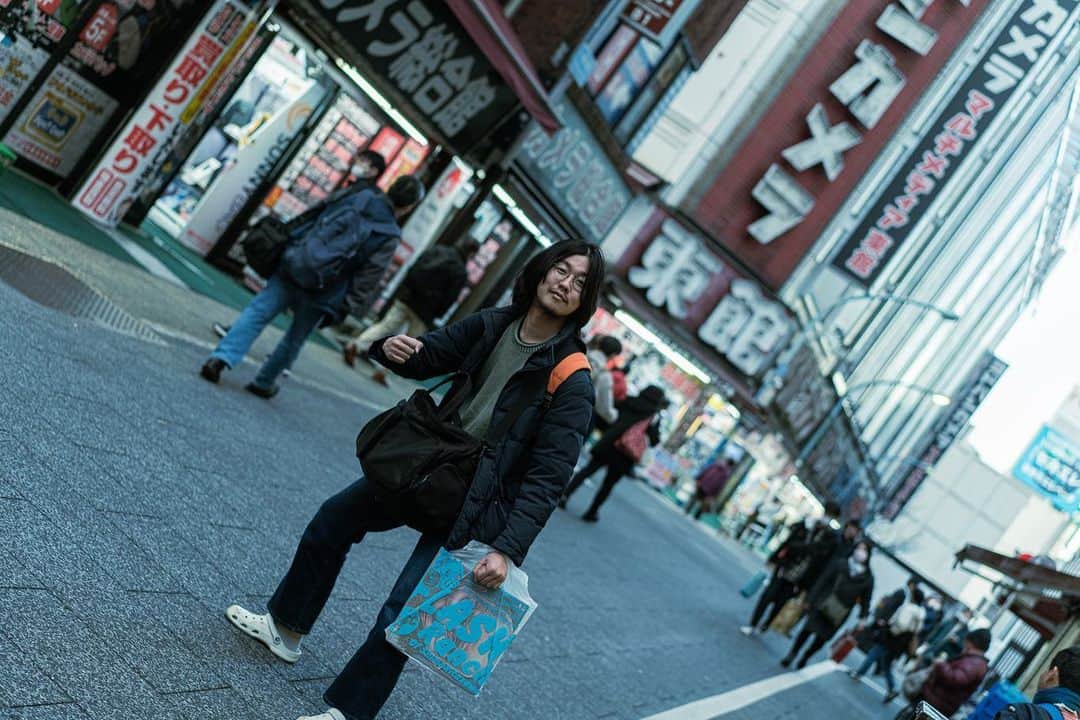 小林右京のインスタグラム：「飯沼くんと遊んでたらめっちゃ良い写真撮ってくれたぞ！！！ありがとうー！！ @numw69  東京旅行3日間楽しすぎた！！！遊んでくれた人たちありがとう！！」