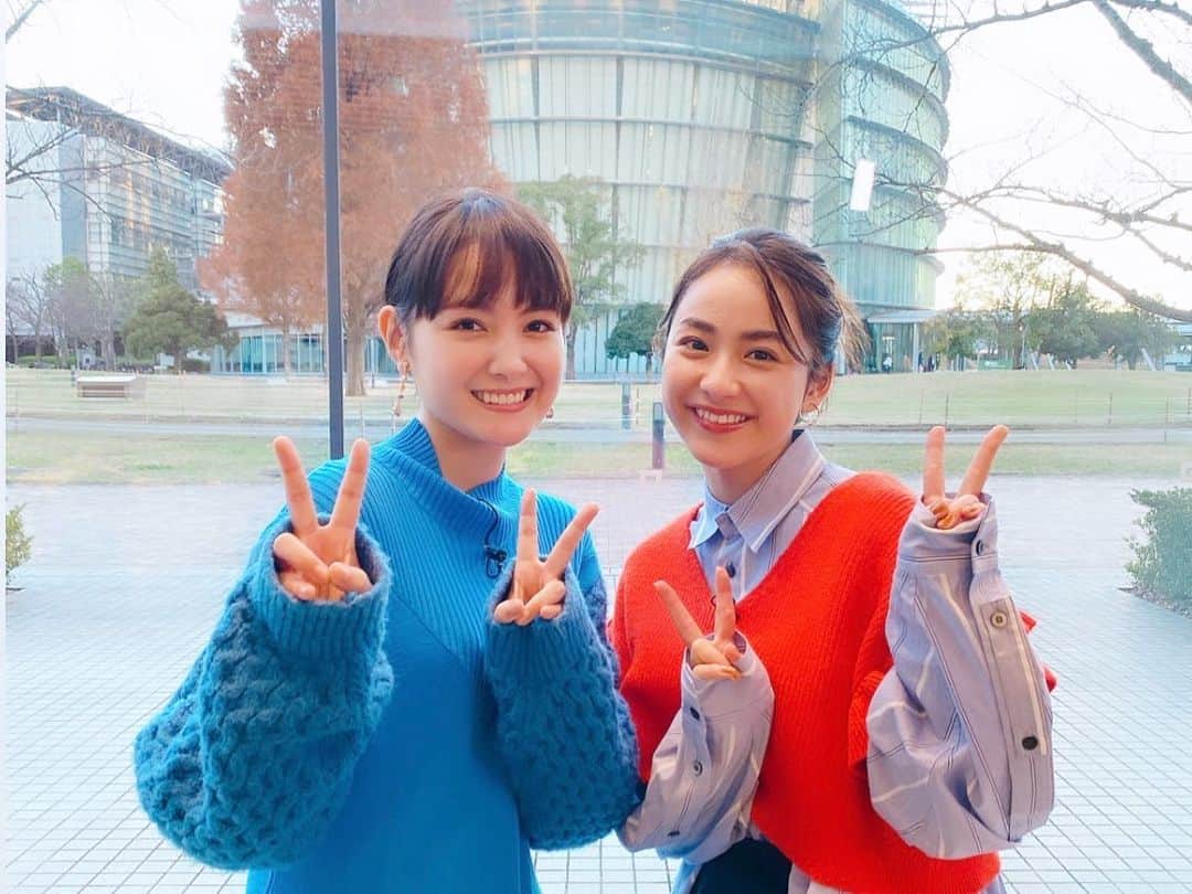 平祐奈のインスタグラム：「❤️💙 もしツアゲストに来てくれた 同い年の葵わかなちゃんと☺︎✌︎  お料理上手で素敵なわかなちゃん 会えて嬉しかったです💫  1/7日から始まる『三千円の使い方』楽しみ💸 #もしツア #ただいま」