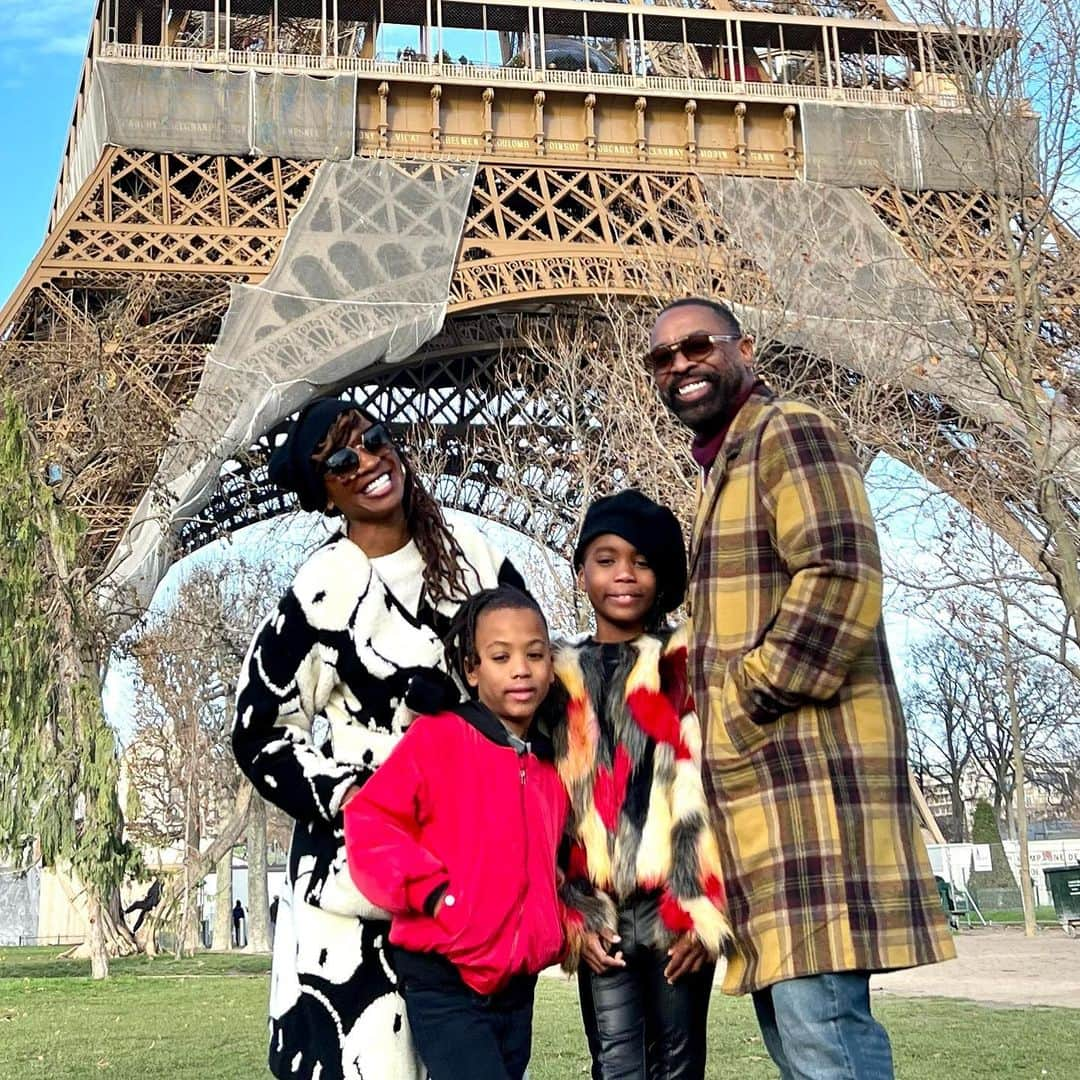 シャノーラ・ハンプトンのインスタグラム：「Can’t think of a better way to end 2022! Family time, family time, family time!!!! Paris you owe us nothing! You never disappoint!」