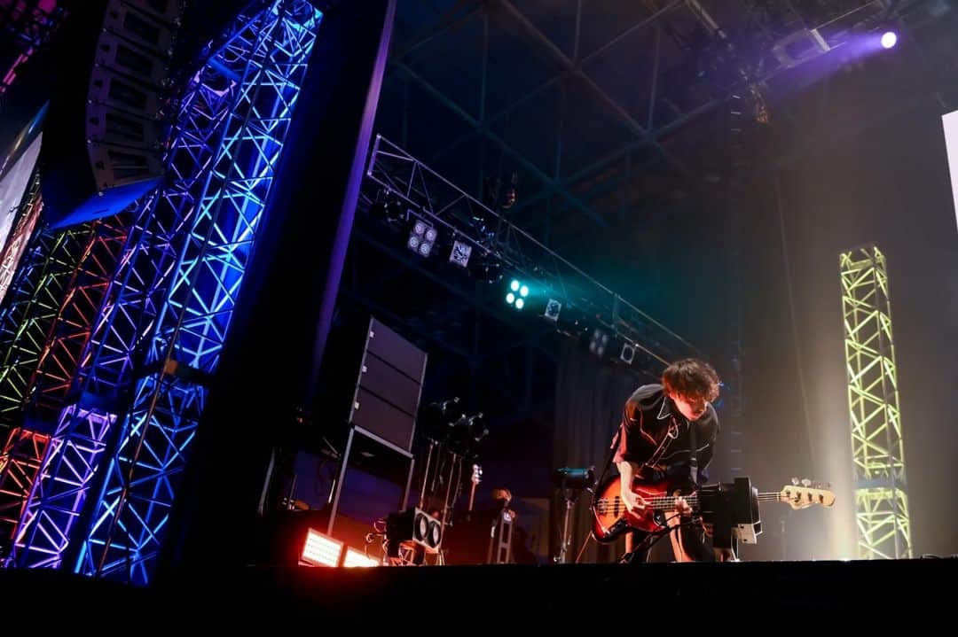 廣瀬臣吾のインスタグラム：「12/29 CDJ 2022年ライブ納め。 幸せすぎた。ありがとう。  Photo by @masafuji93」