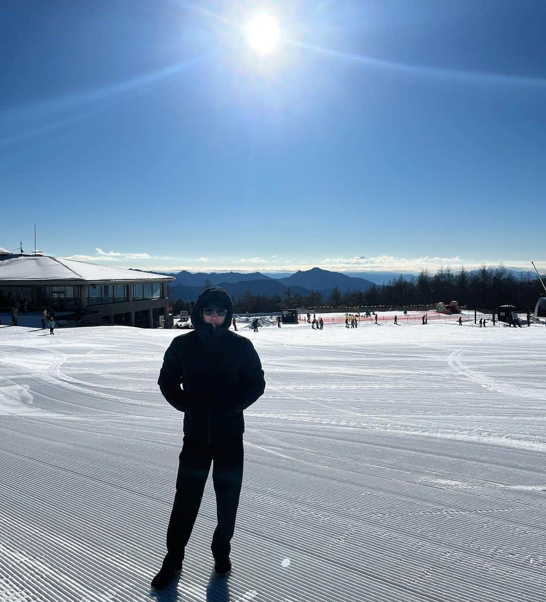 乙黒拓斗さんのインスタグラム写真 - (乙黒拓斗Instagram)「付き添いでスキー場に行ってきました⛷ 寒すぎる…」12月30日 17時25分 - 01096taku