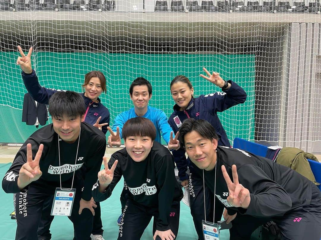 山口茜のインスタグラム：「..  全日本総合2022🇯🇵🥇  たくさんのサポート、運営、そして皆さんからの応援、ありがとうございました。  丈夫な身体に産んでくれた両親に感謝。 一緒に戦ってくれるスタッフ陣に感謝。 いつも支え合ってる同期に感謝。  #みんなありがとう #いつもありがとう」