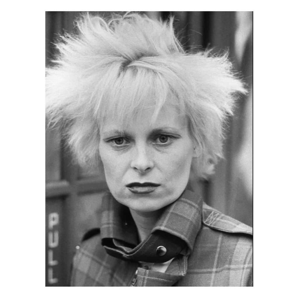 のインスタグラム：「🙌🏻 R.I.P. Vivienne 🕊️ @viviennewestwood 💔」