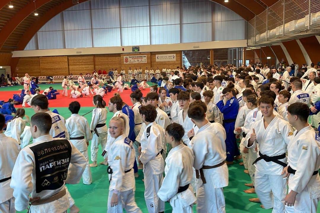 橋本壮市さんのインスタグラム写真 - (橋本壮市Instagram)「イタリアのバルドネッキアで国際柔道キャンプに参加してテクニック指導をしてきました。大変だったけど凄い経験になりました。 #judoclinic#worldtrainingcamp #Italy#Akiyama #park24#パーク24#柔道」12月30日 19時30分 - soichi_hasimoto