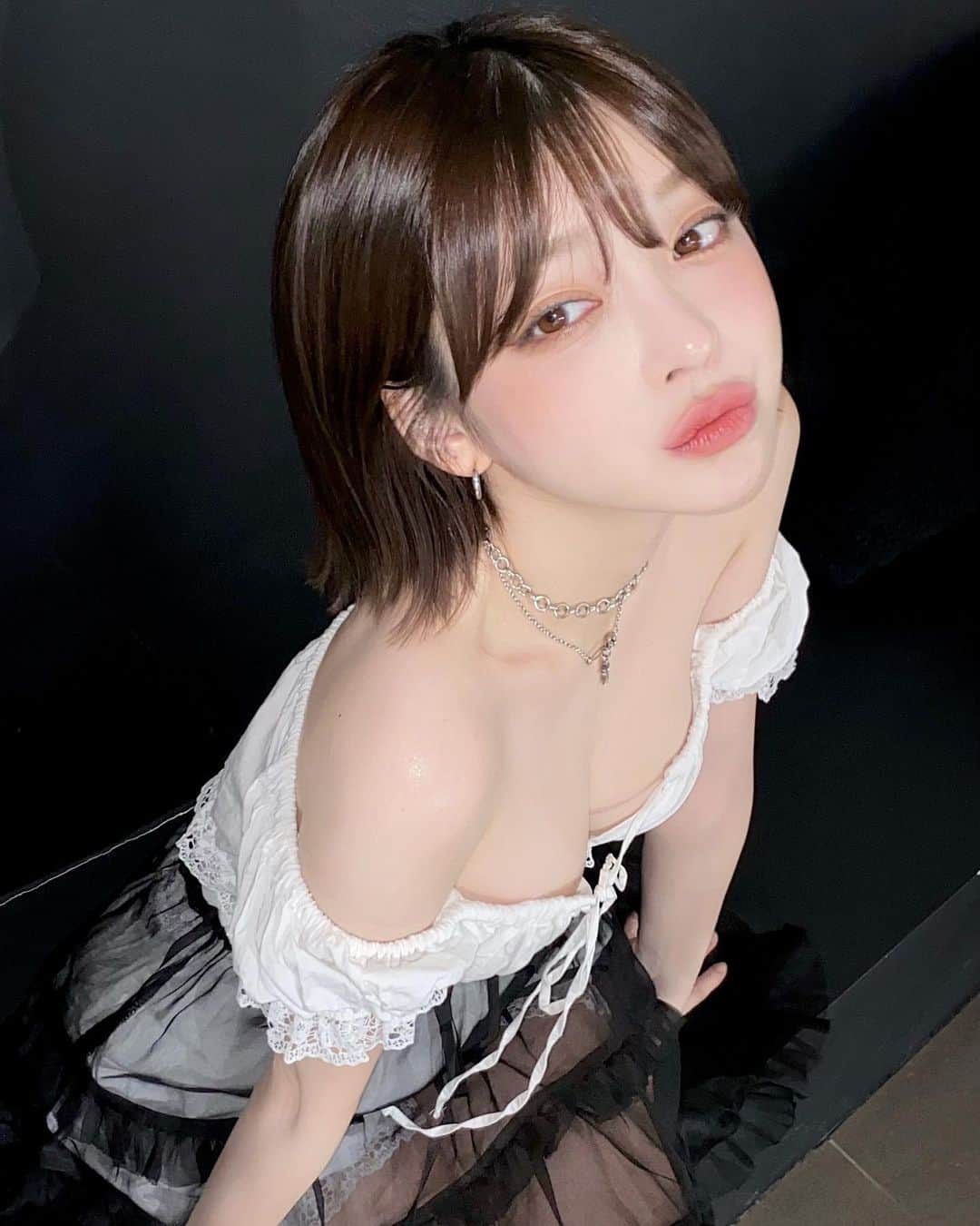 カン・テリのインスタグラム：「2022마지막 브이로그 보러와아🤍」