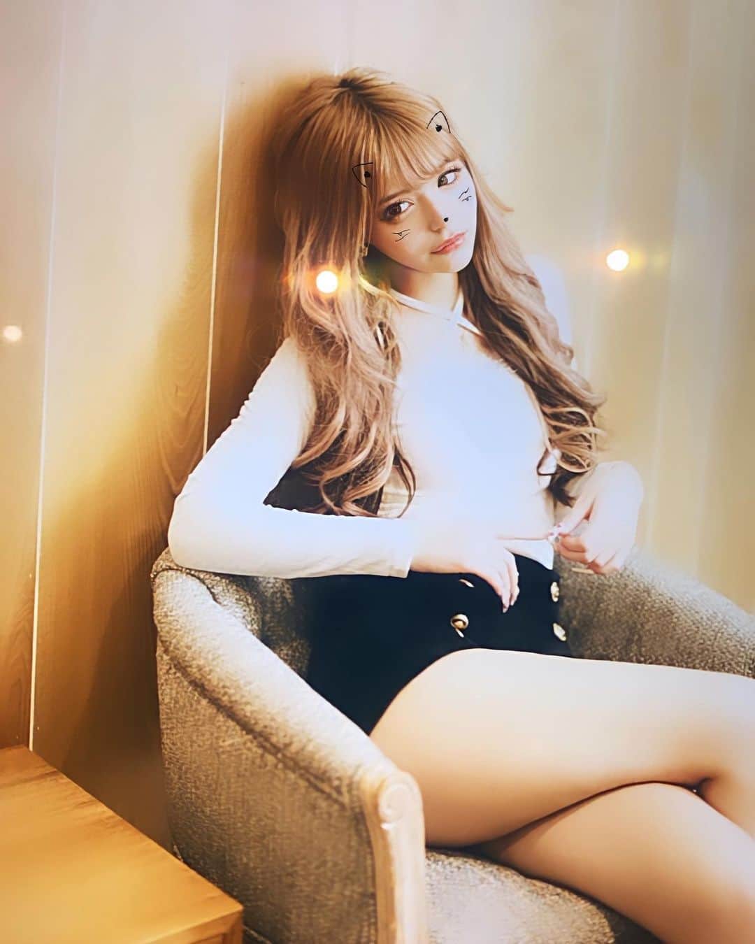 アンジェリカのインスタグラム：「🐱💭💕💕 ━━━━━━━━━━━━━━━ tops: @select_coco8  ふぁーが可愛い🥂🫶🏼」